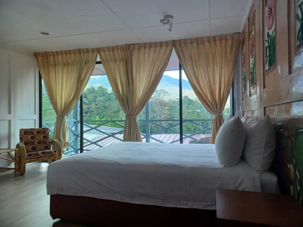 Queen Suite in Mile 36 Lodge