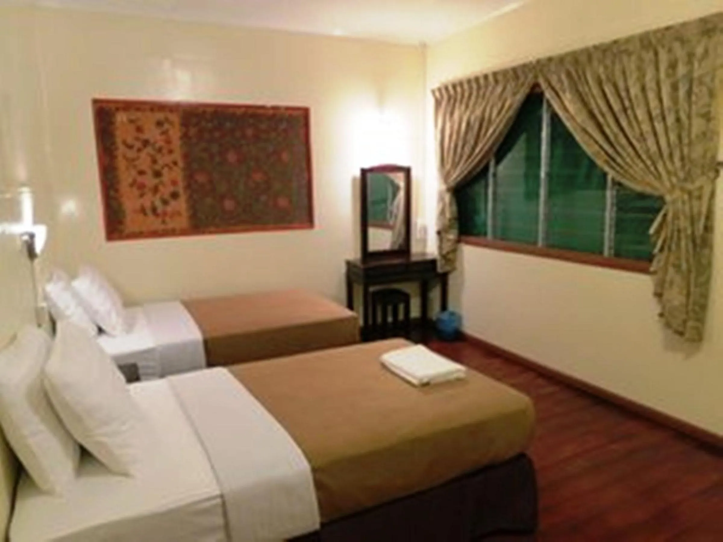 Twin Room in Mile 36 Lodge