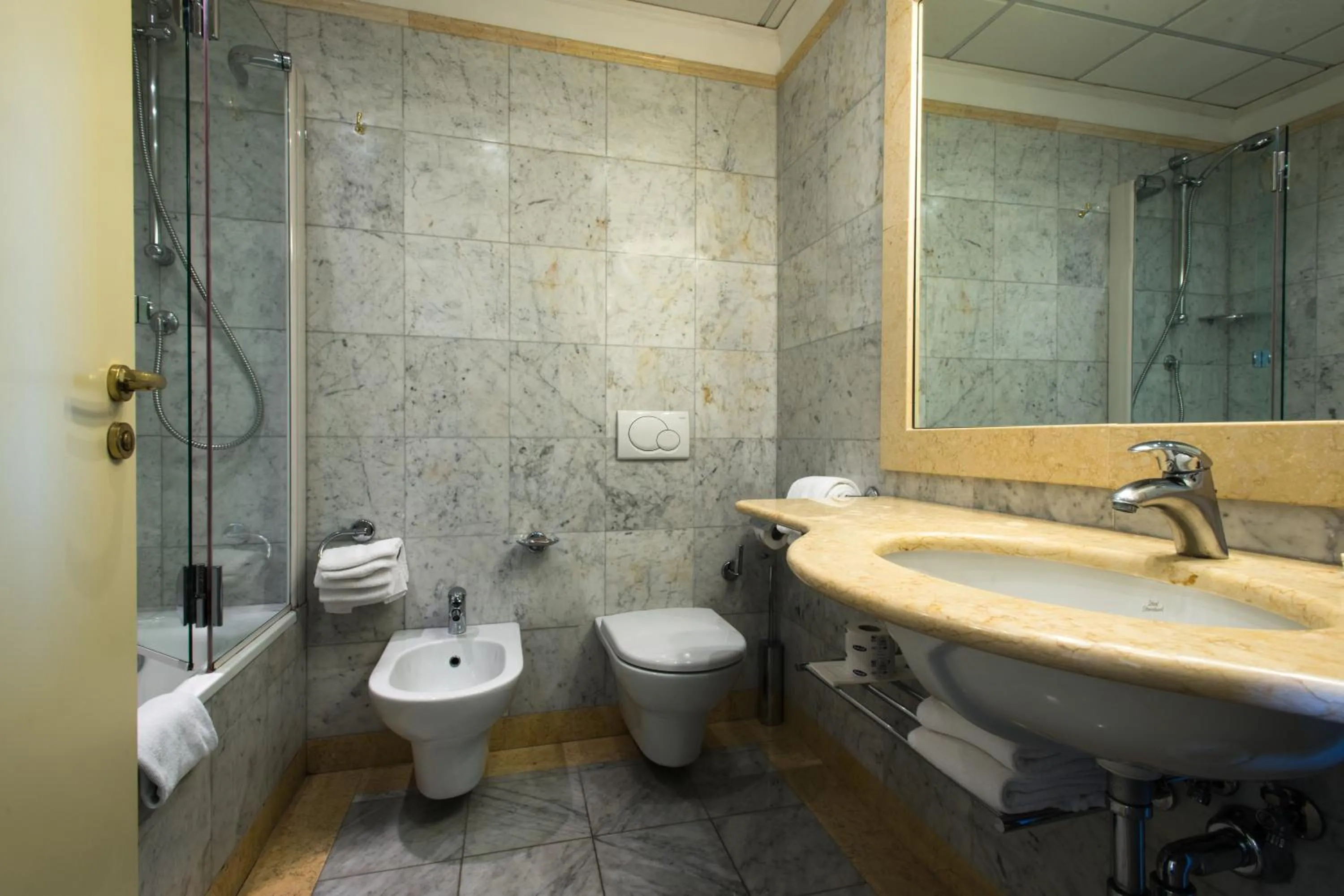 Deluxe Quadruple Room with Balcony in Hotel Villa Cappugi