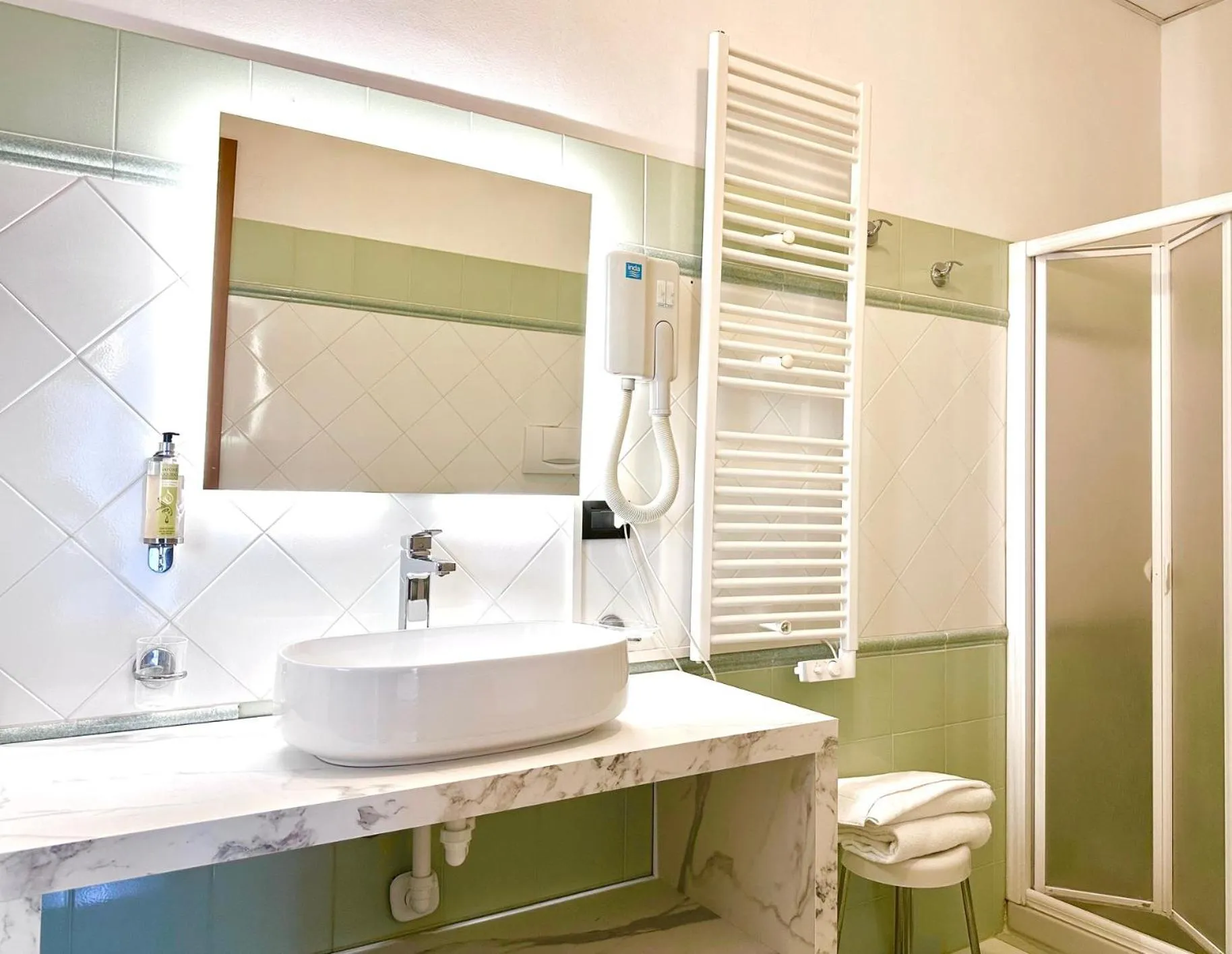 Standard Twin Room - single occupancy in Hotel Leonardo