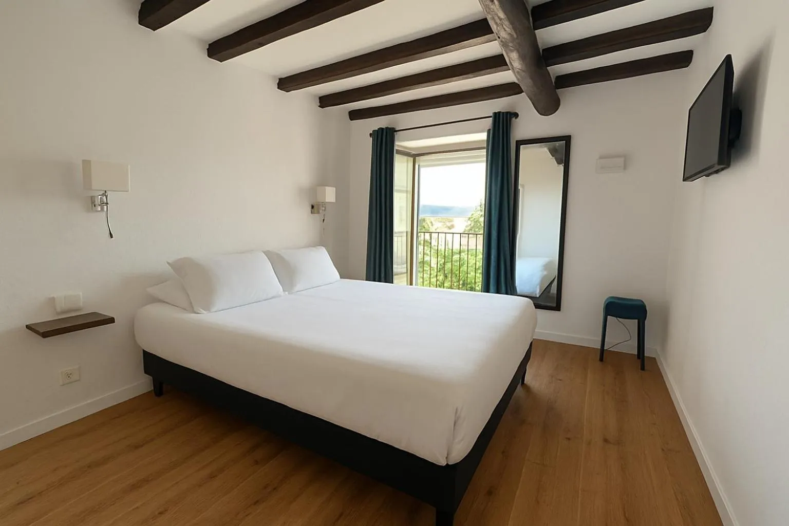 Small Budget Double Room in Hôtel Posta Vecchia