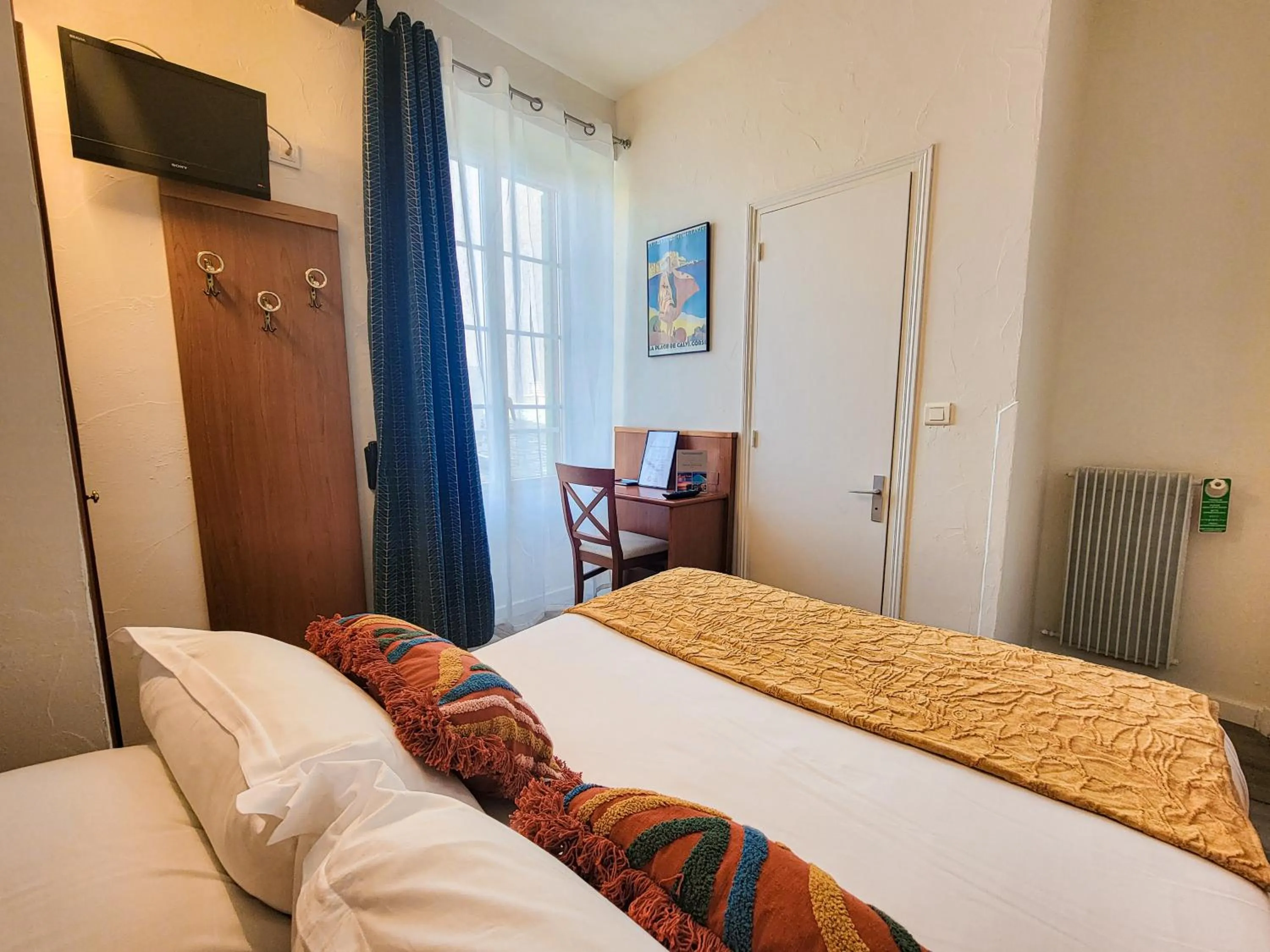 Budget Double Room in Hôtel Posta Vecchia