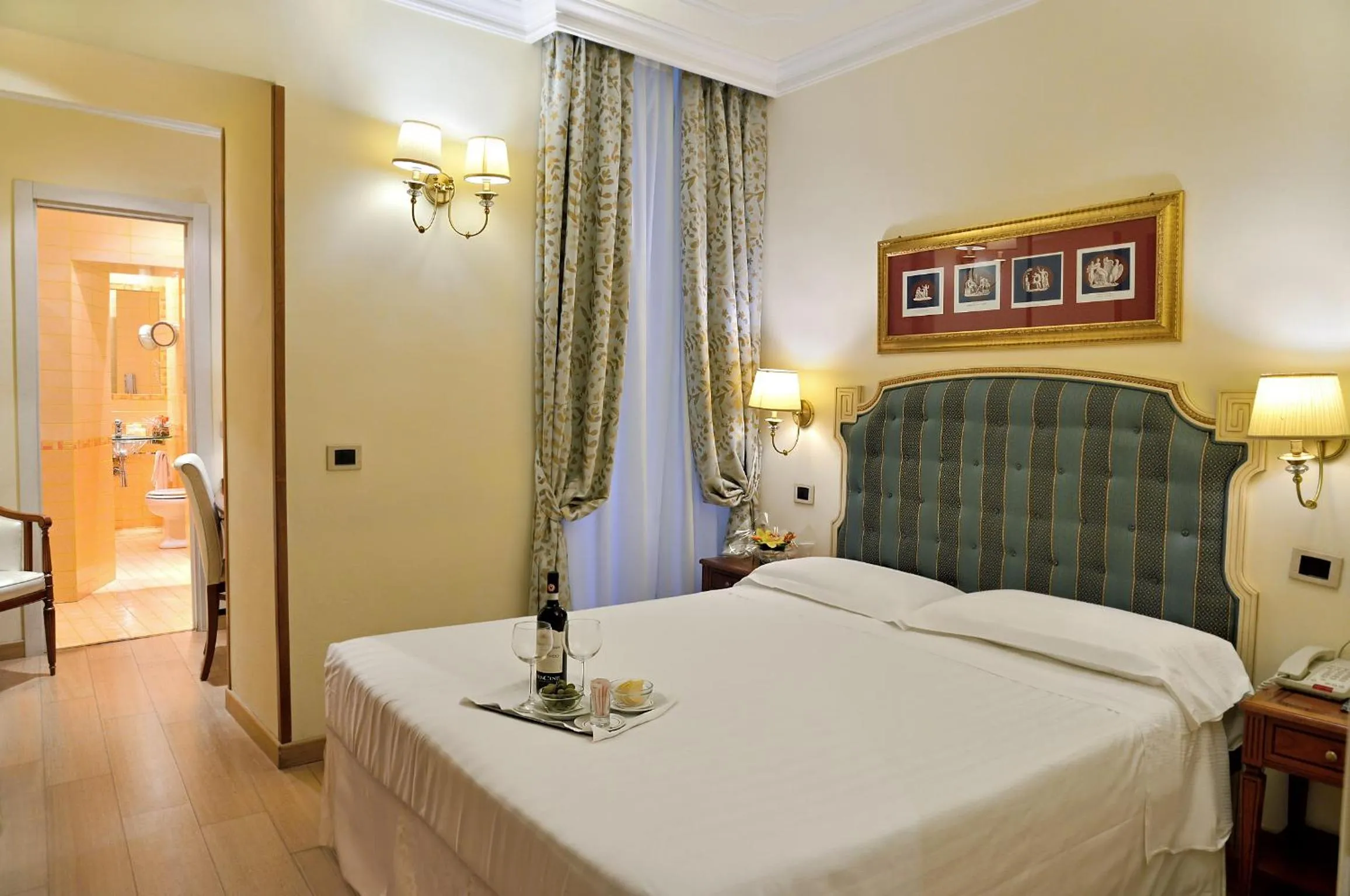 Double Room in Hotel Homs