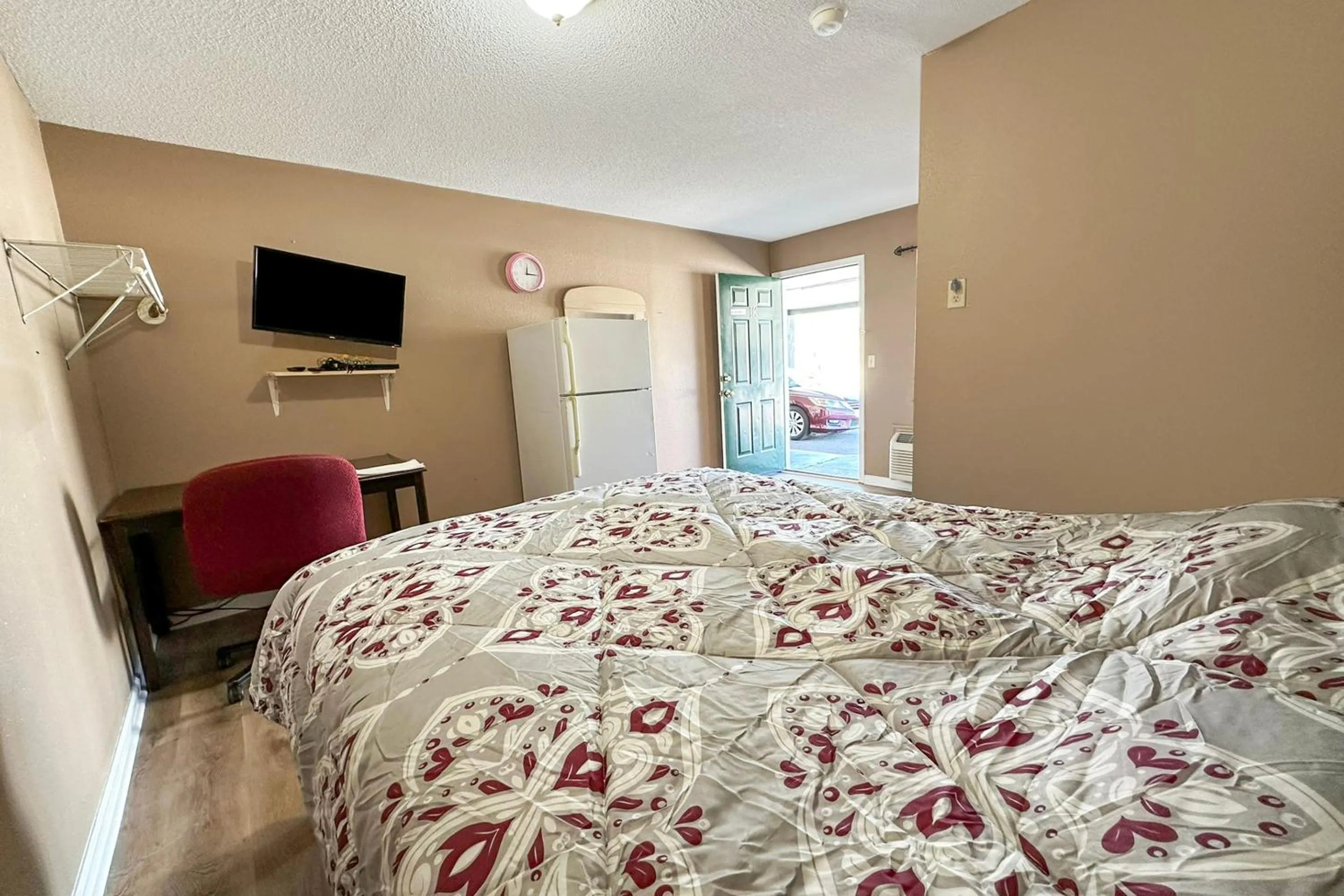 Queen Bed Smoking in Sparta Seven Motel By OYO near Milledgeville