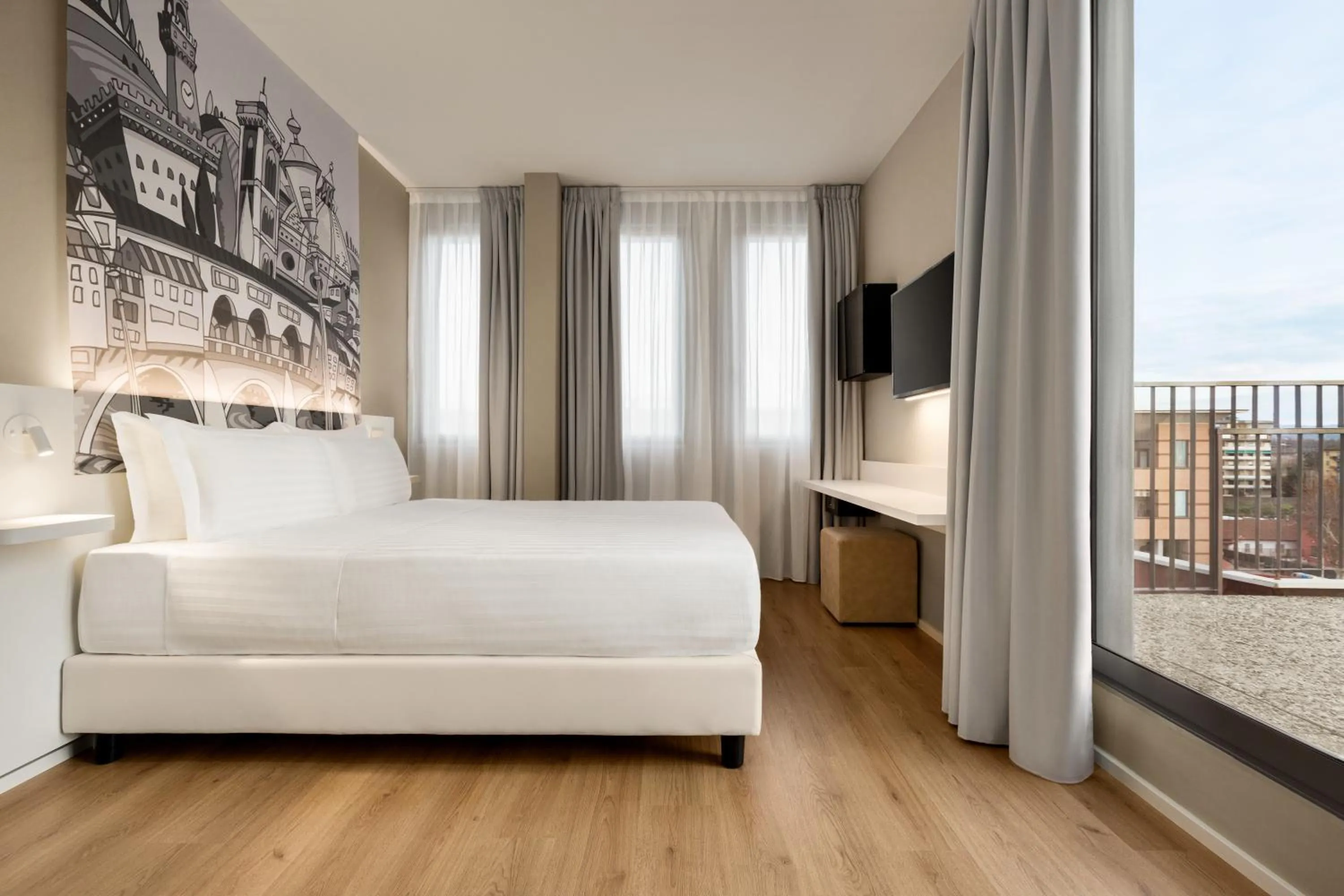 1 Queen Bed, Standard, Non-Smoking in Wyndham Garden Florence