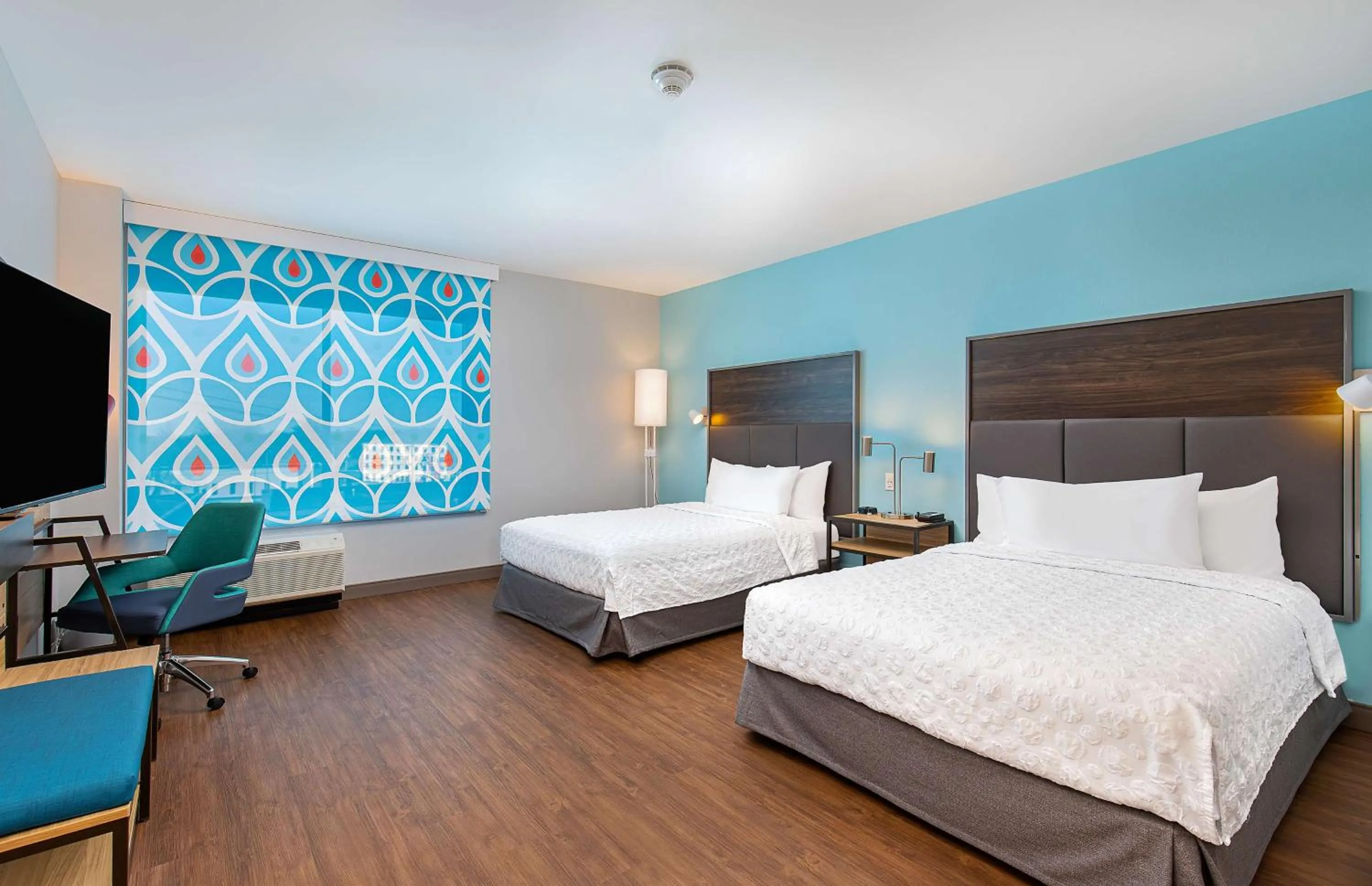 Queen Room with Two Queen Beds - Mobility Access and 3X3 Shower in Tru By Hilton Lexington University Medical Center, Ky