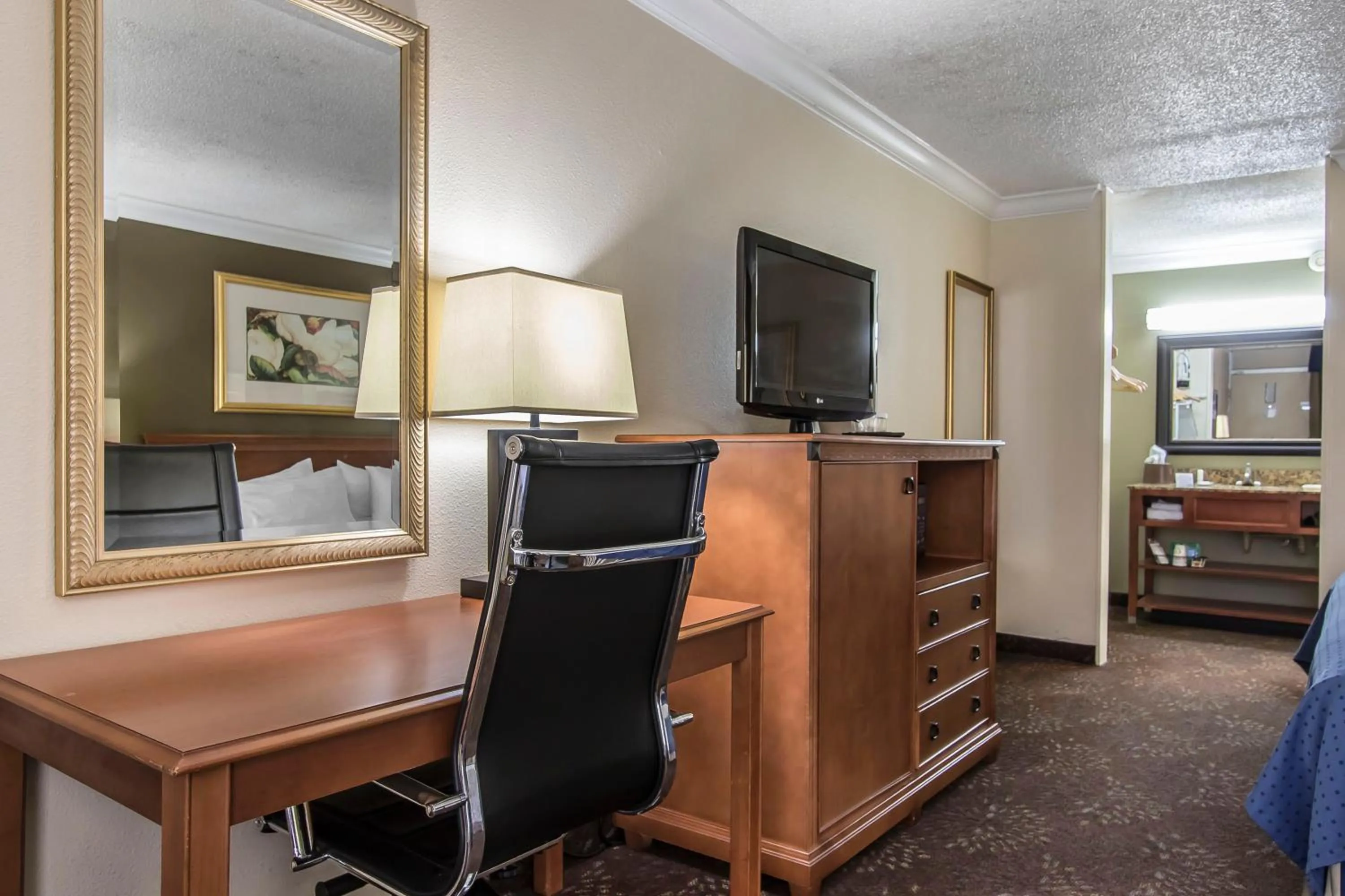 King Room - Non Smoking in Quality Inn Morgan City