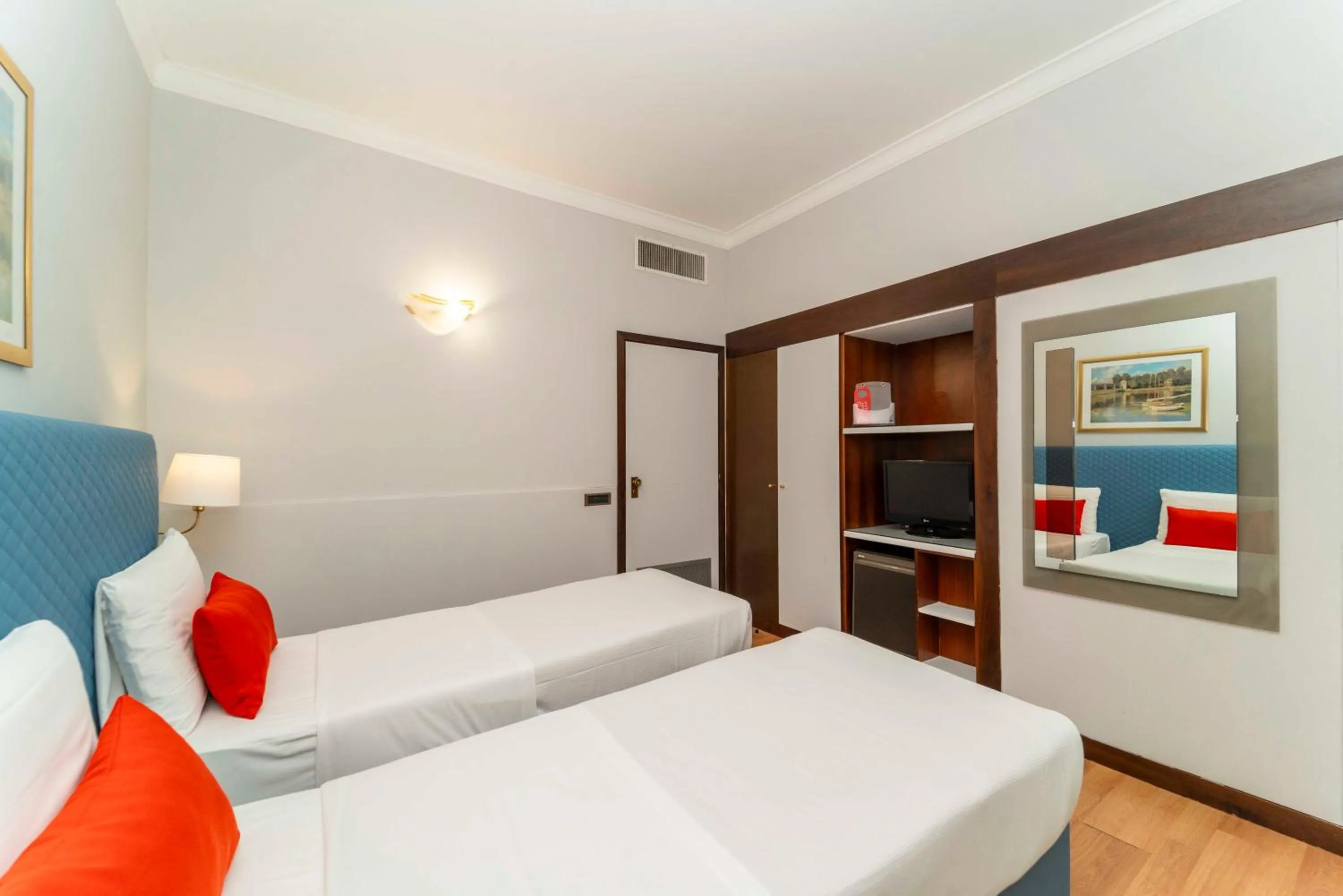 Classic Double Room for Single Use in Hotel Royal Torino Centro Congressi