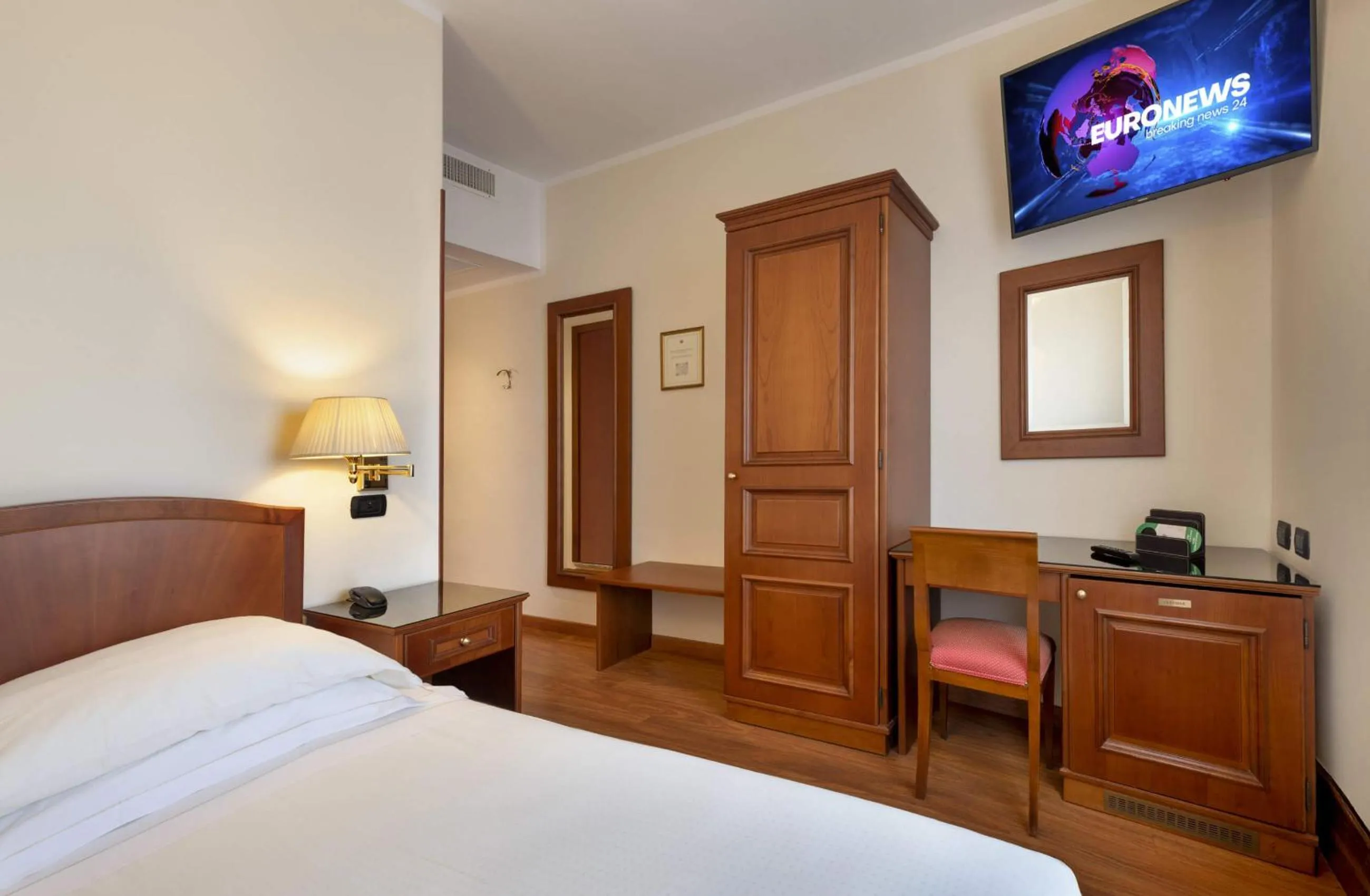 Single Room in Lancaster Hotel