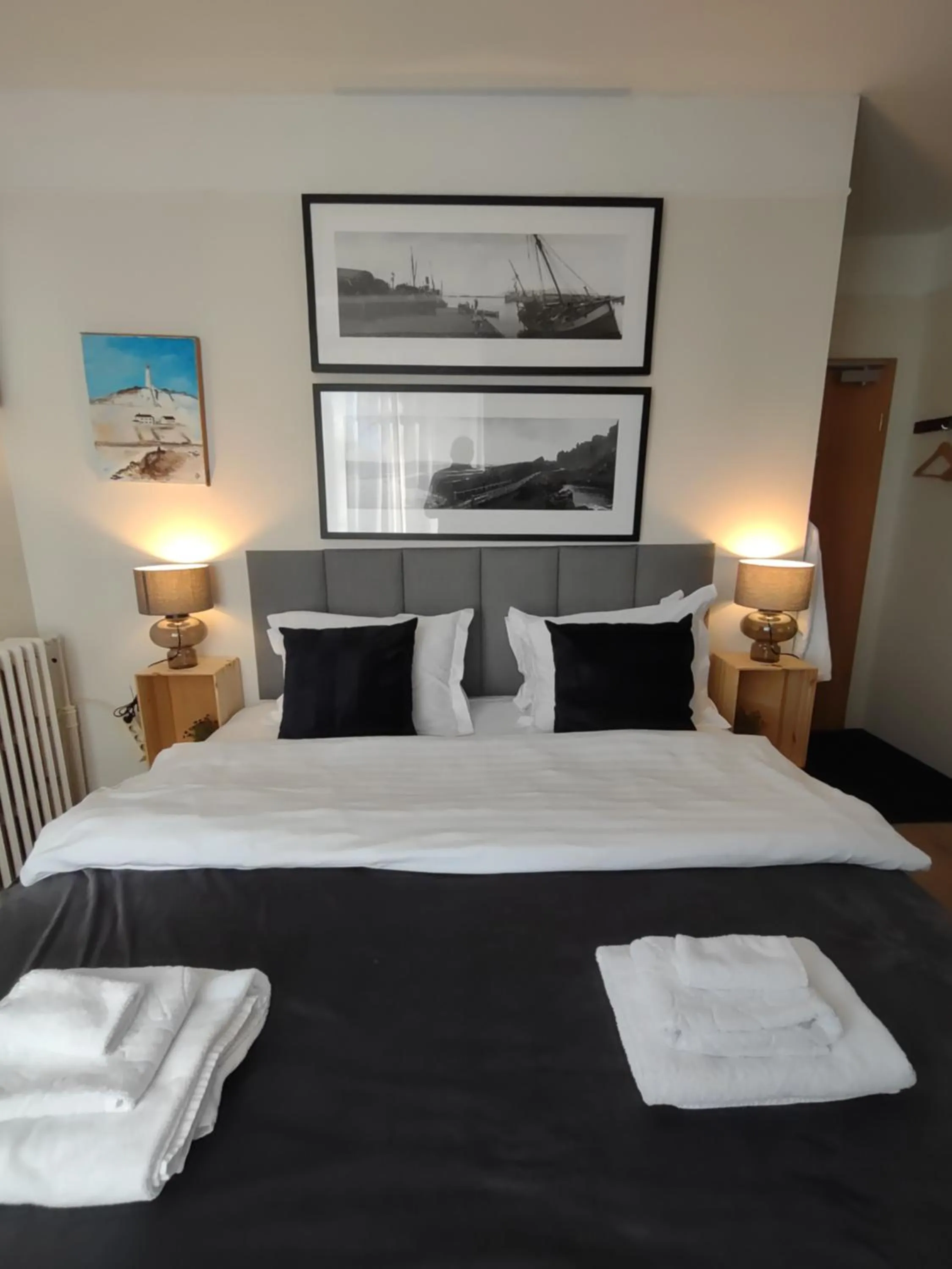 Double Room with Shared Bathroom in Snorri's Guesthouse