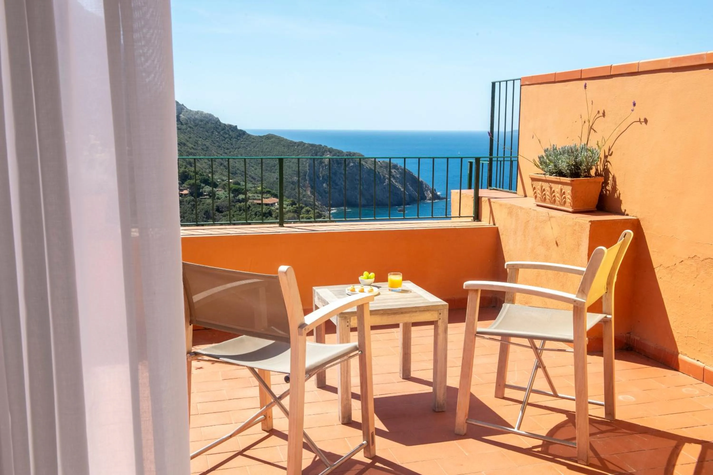 Luxury Suite in Boutique Hotel Torre Di Cala Piccola