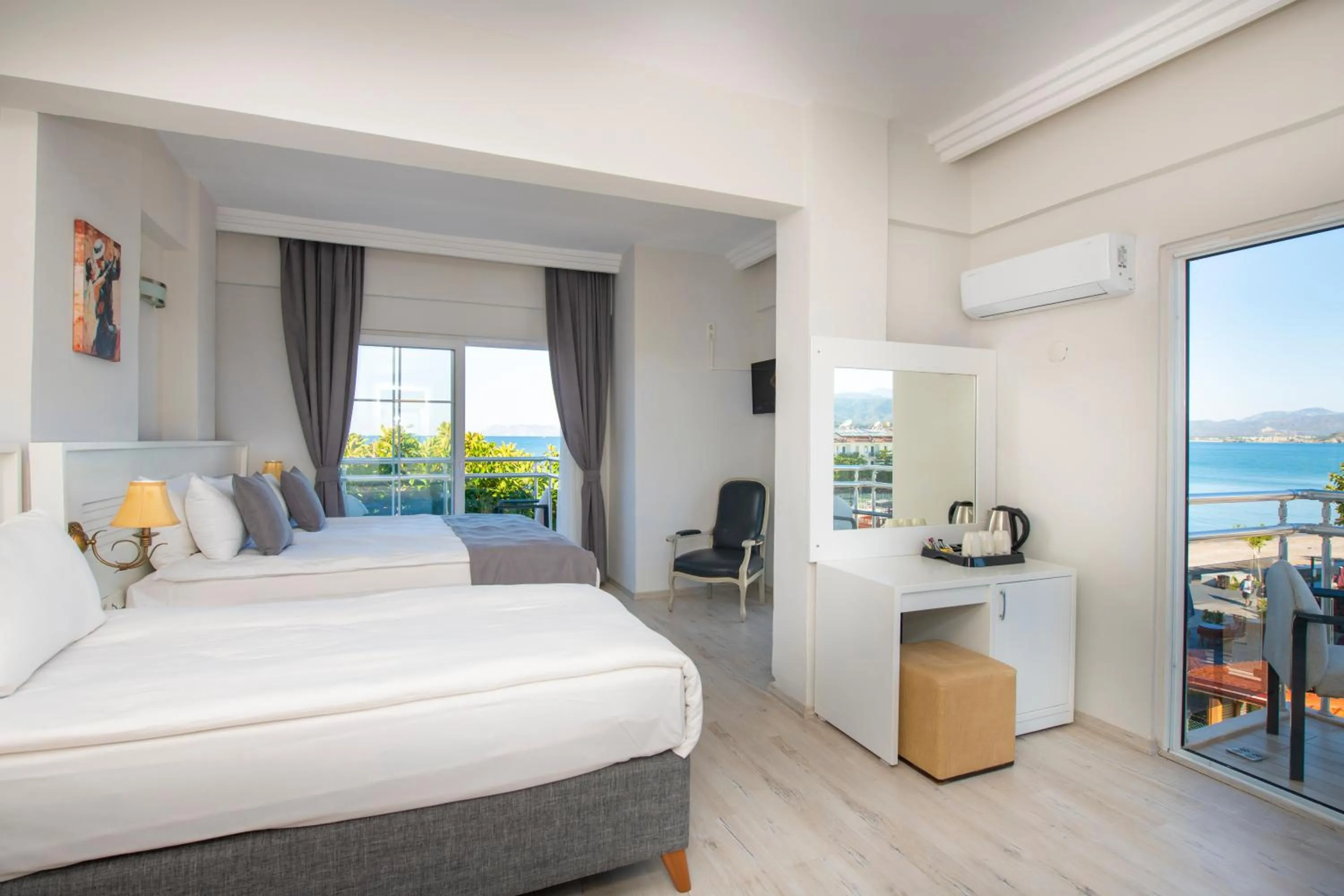 Suite with Sea View in Mia Casa Hotel