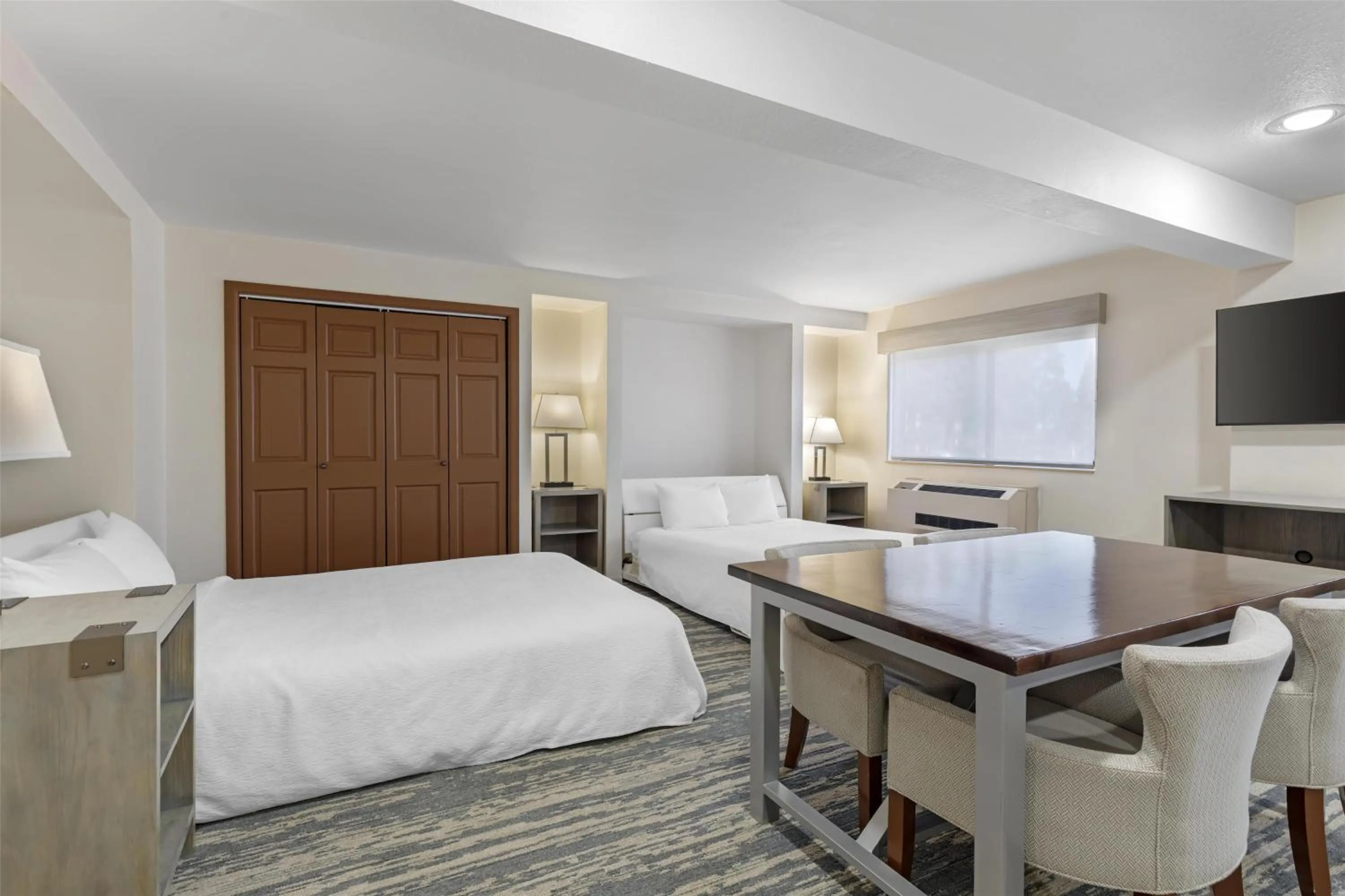 Queen Suite - Non-Smoking in Best Western Alpenglo Lodge