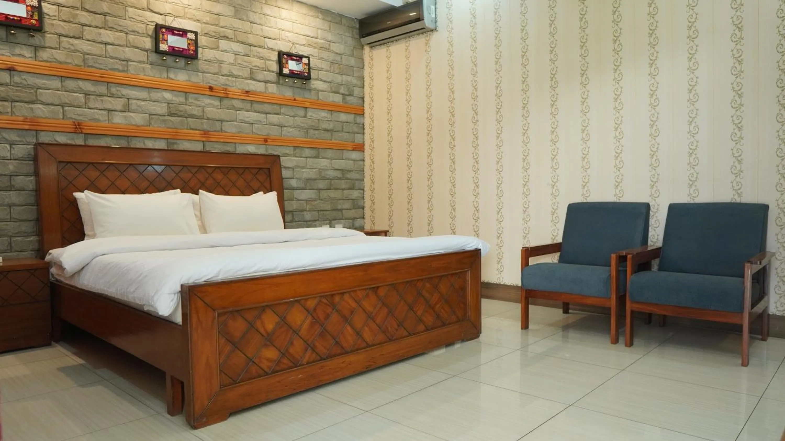 Deluxe Double or Twin Room in Park Hotel Gilgit