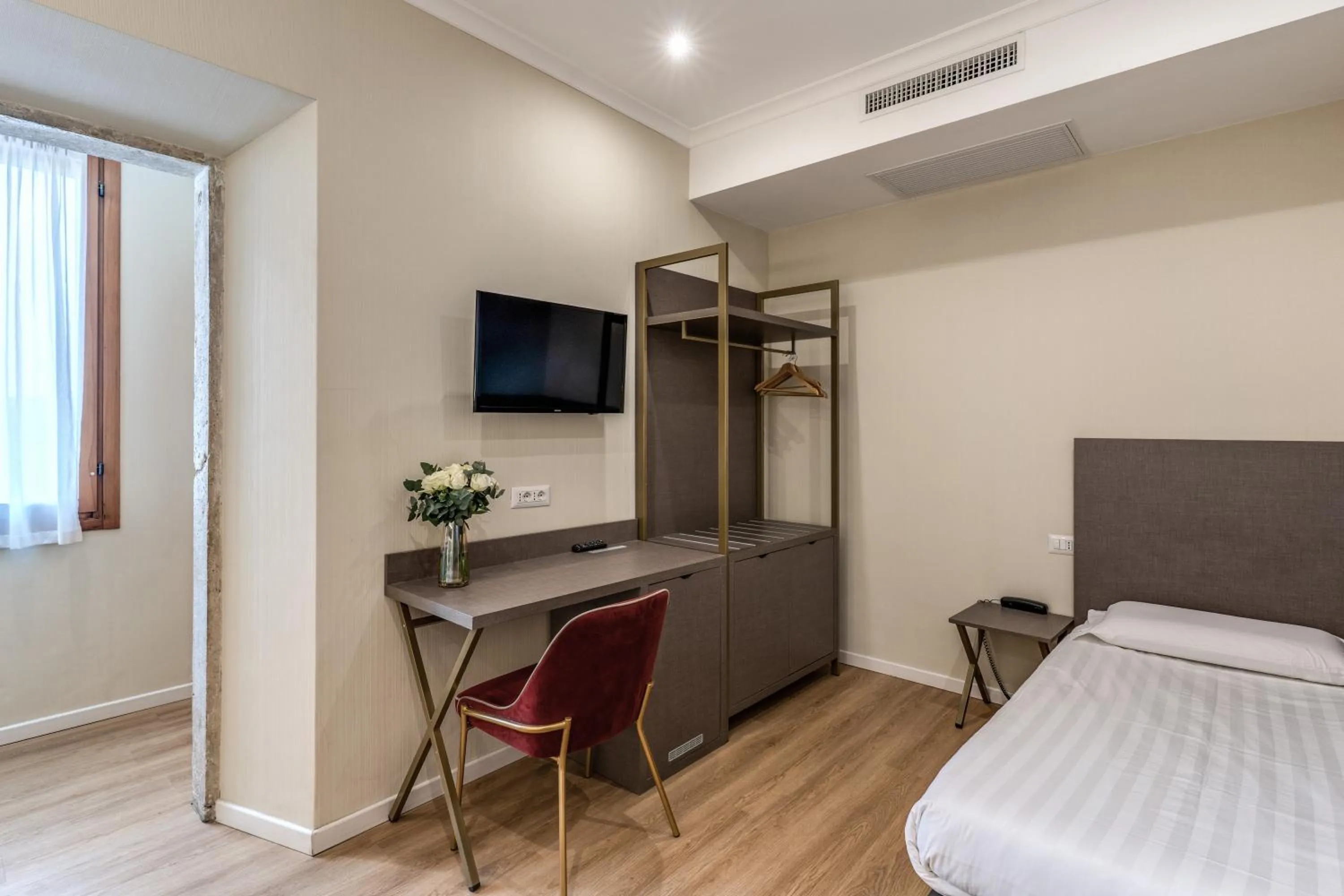 Triple Room in Flower Garden Hotel