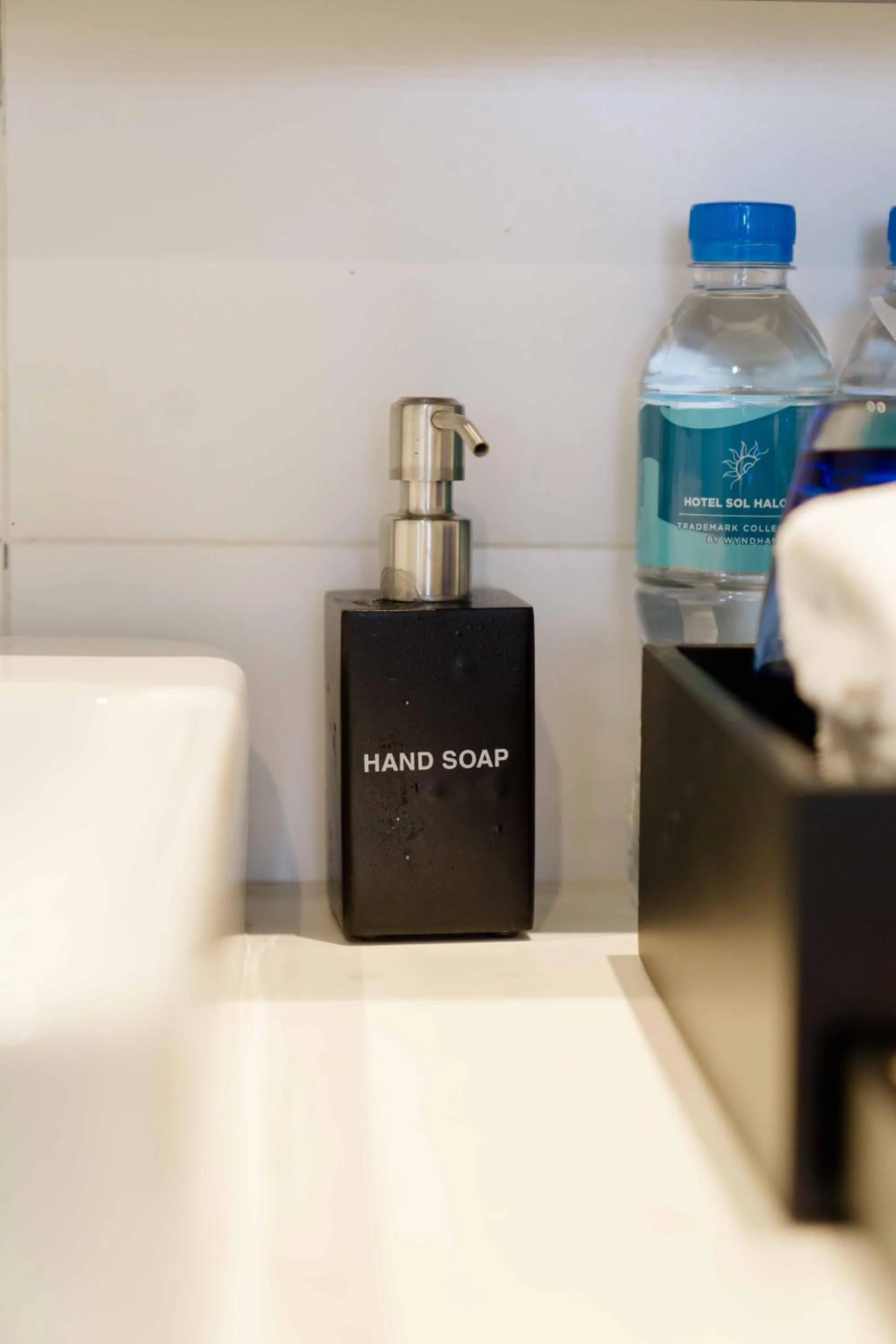 Deluxe Twin Room with Panoramic View - Non-Smoking in Hotel Soleil Ha Long, Trademark Collection by Wyndham