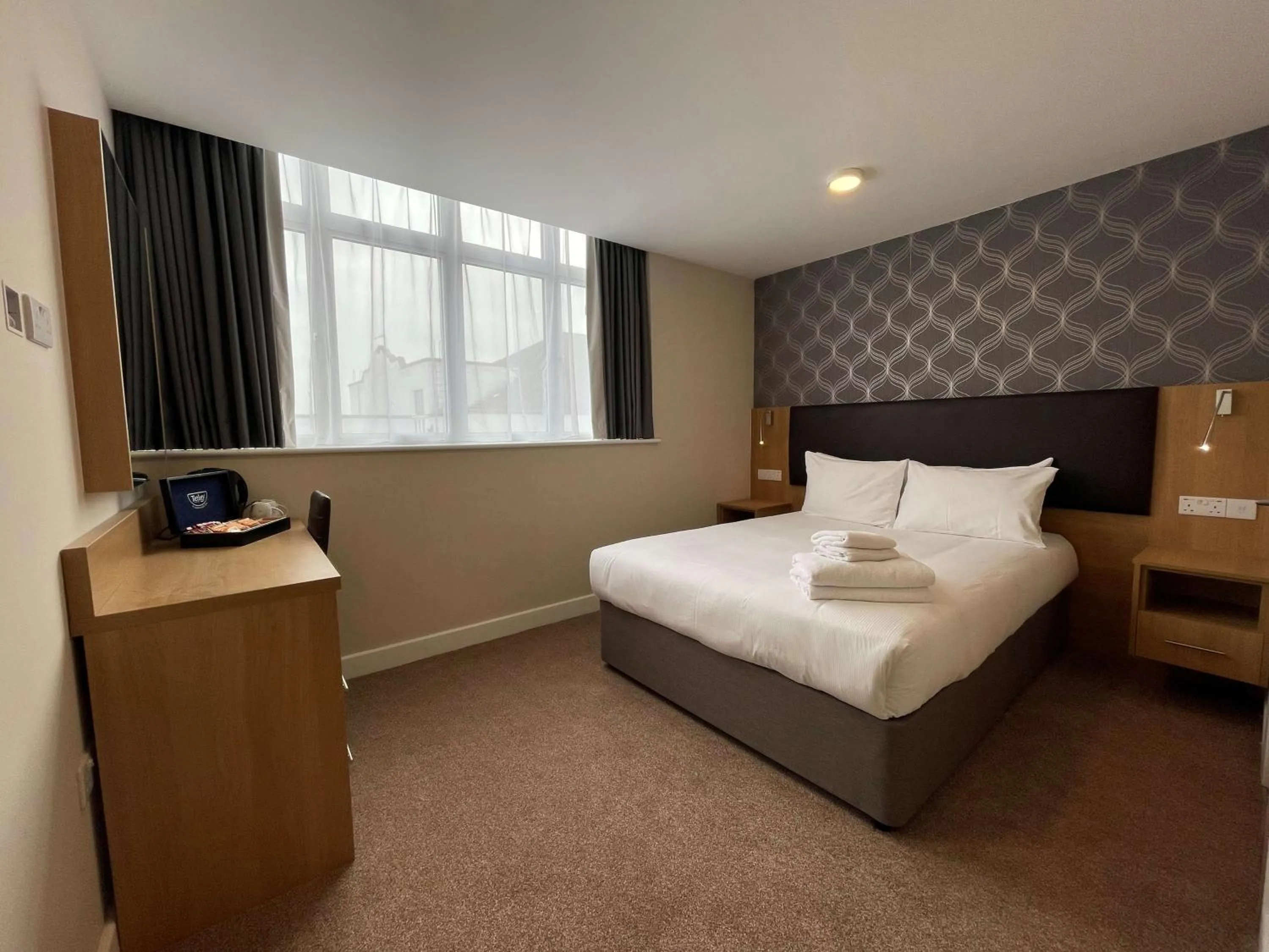 Standard Queen Room in Best Western Northfields Ealing Hotel