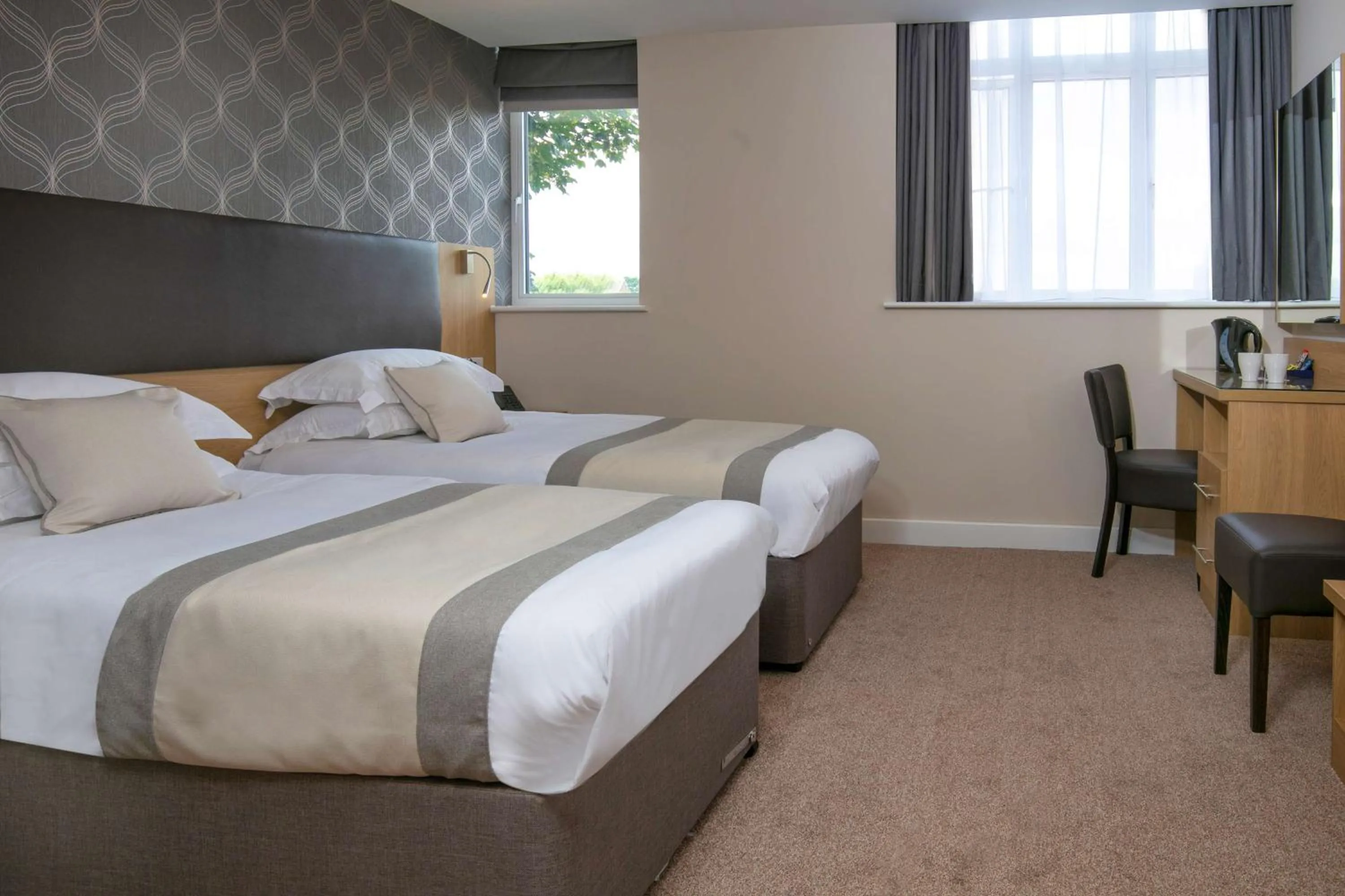 Superior Twin Room in Best Western Northfields Ealing Hotel