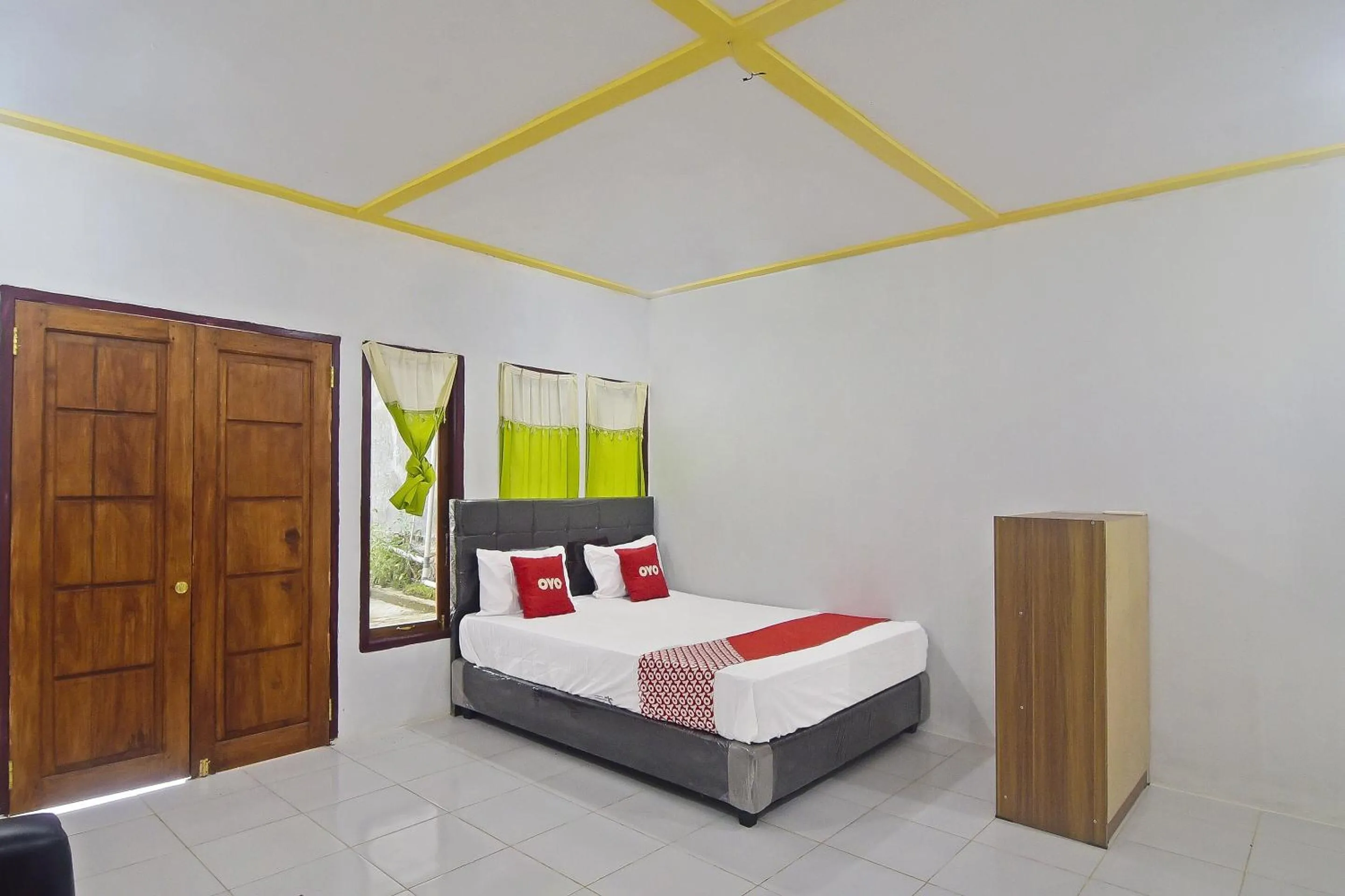 Deluxe Double Room in Hotel O Pulisan Ekowisata Homestay Near Wisata Pantai Desa Pulisan (Pulisan Beach Tour)