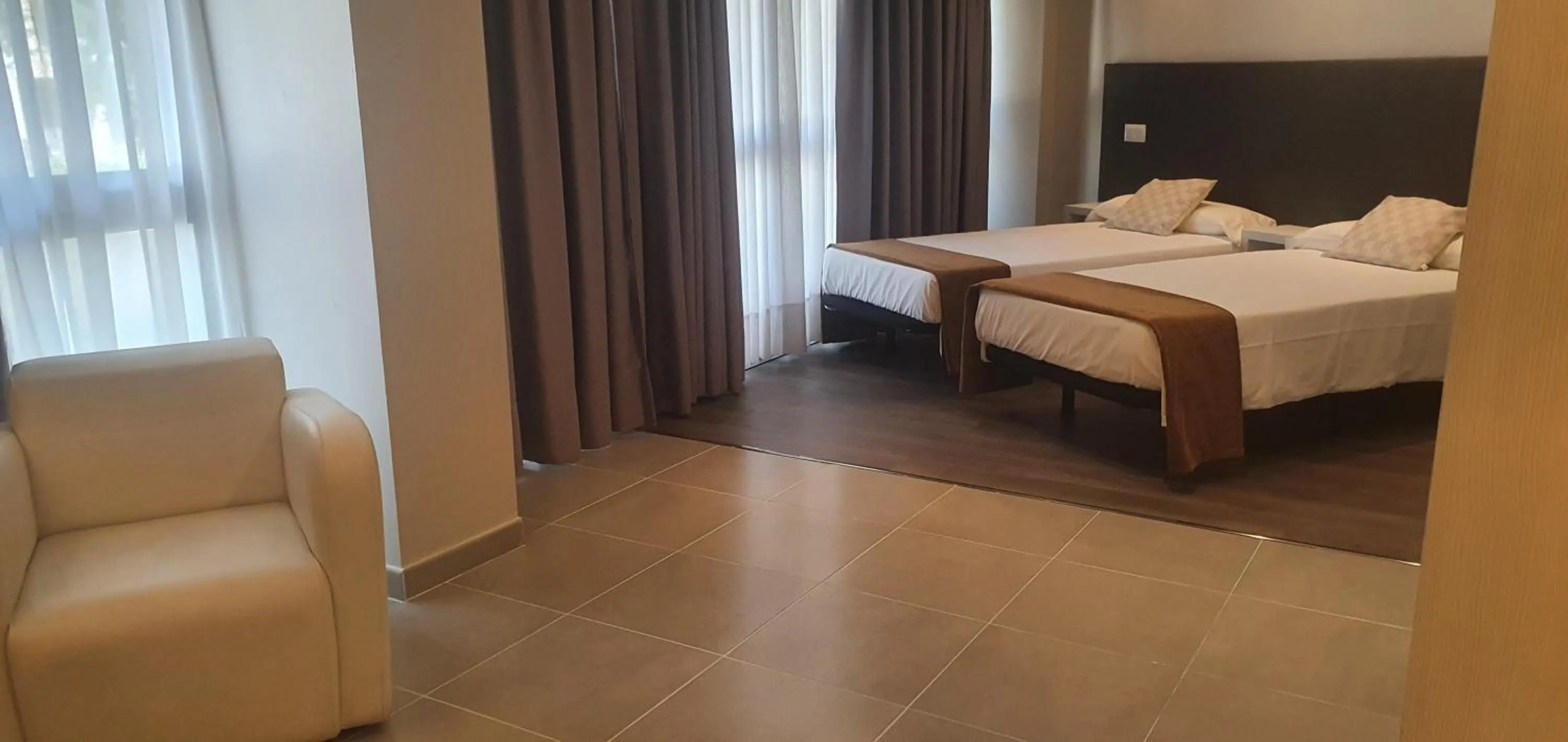 Superior Twin Room in Hostal Aslyp 114