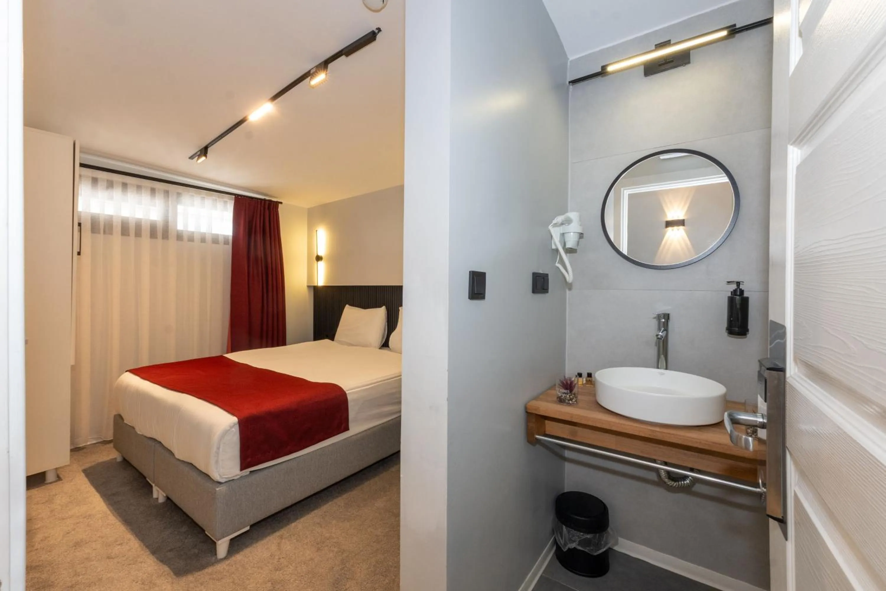 Standard Double or Twin Room in Istanbul Holiday Hotel
