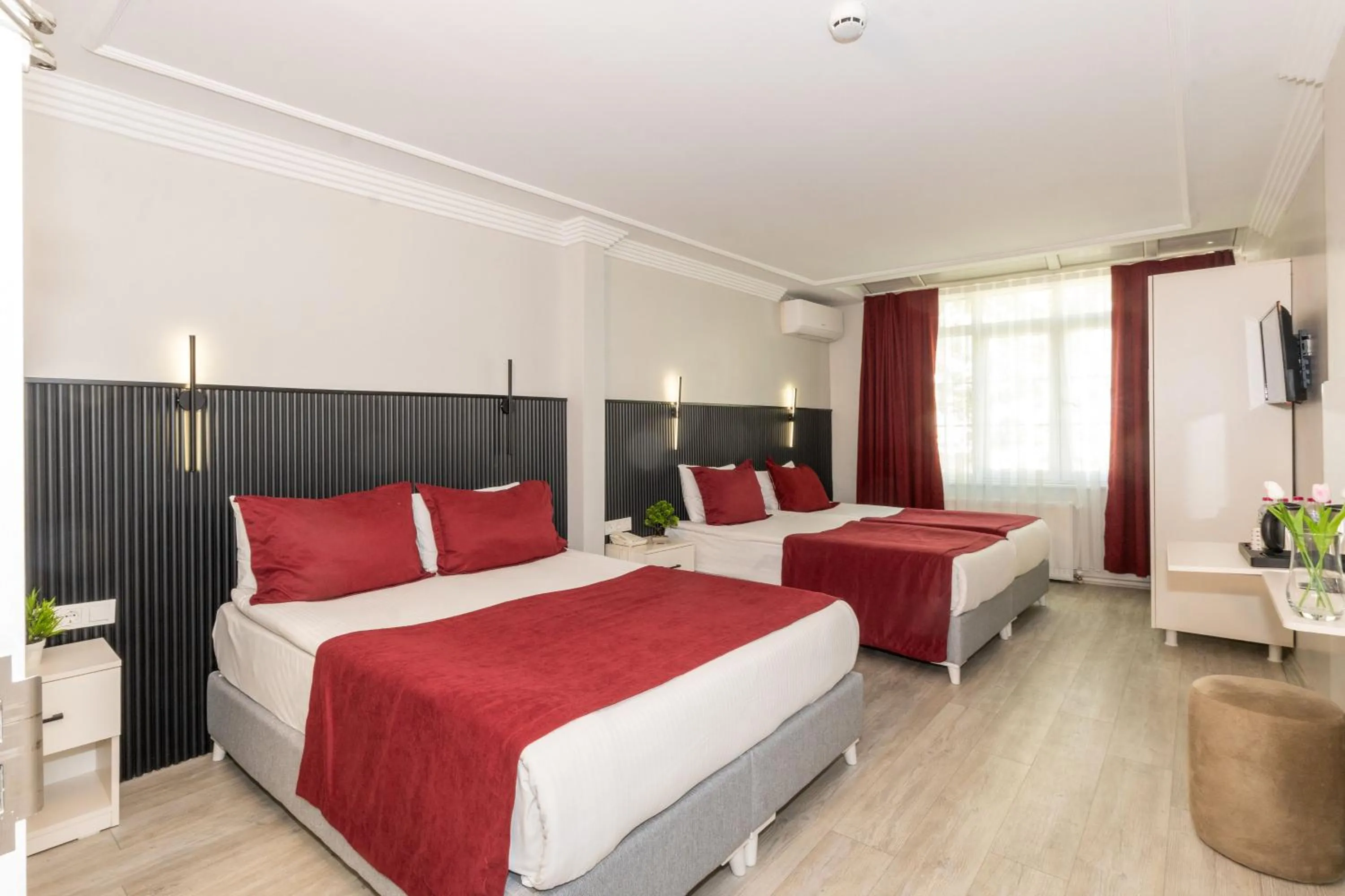 Suite in Istanbul Holiday Hotel