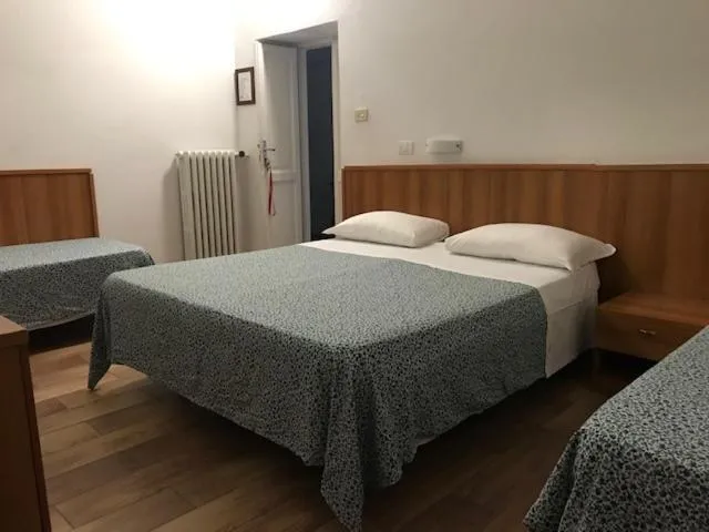 Quadruple Room in Hotel Lodi