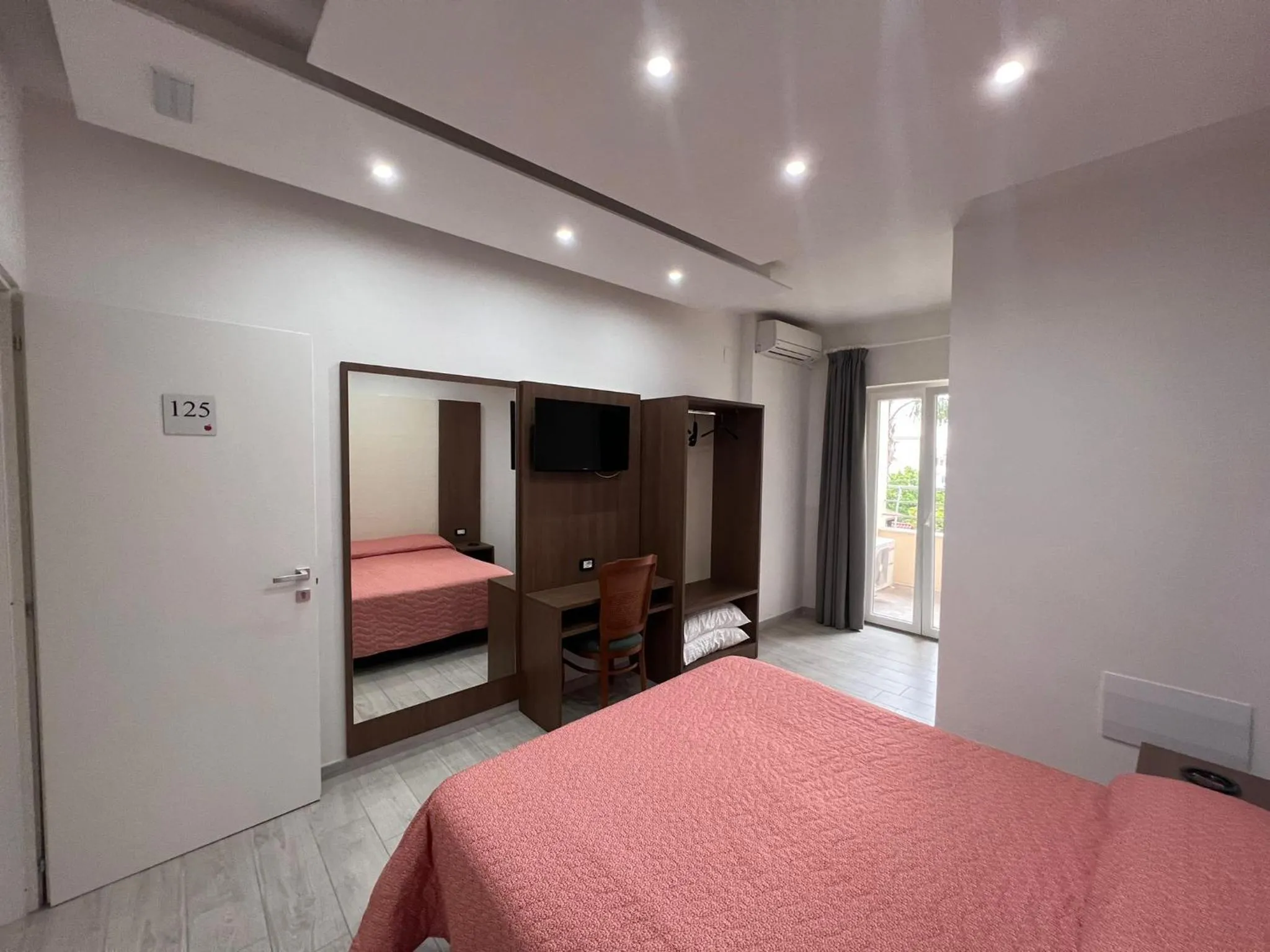 Superior Double Room in Hotel La Mela