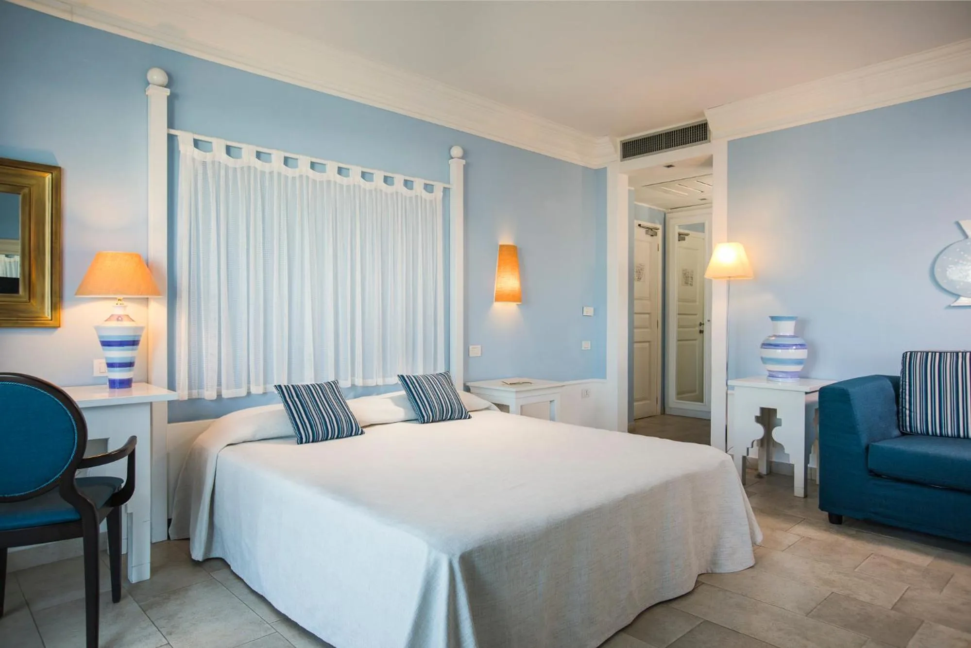 Basic Quadruple Room with Sea View in Lu' Hotel Riviera - Carloforte