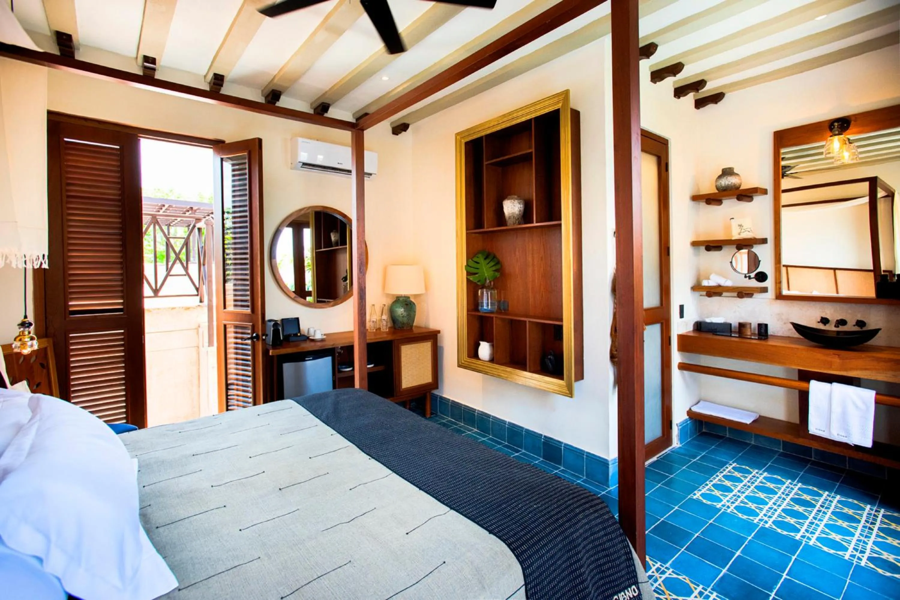 Classic Room 1  King  in CIGNO HOTEL BOUTIQUE- Adults Only