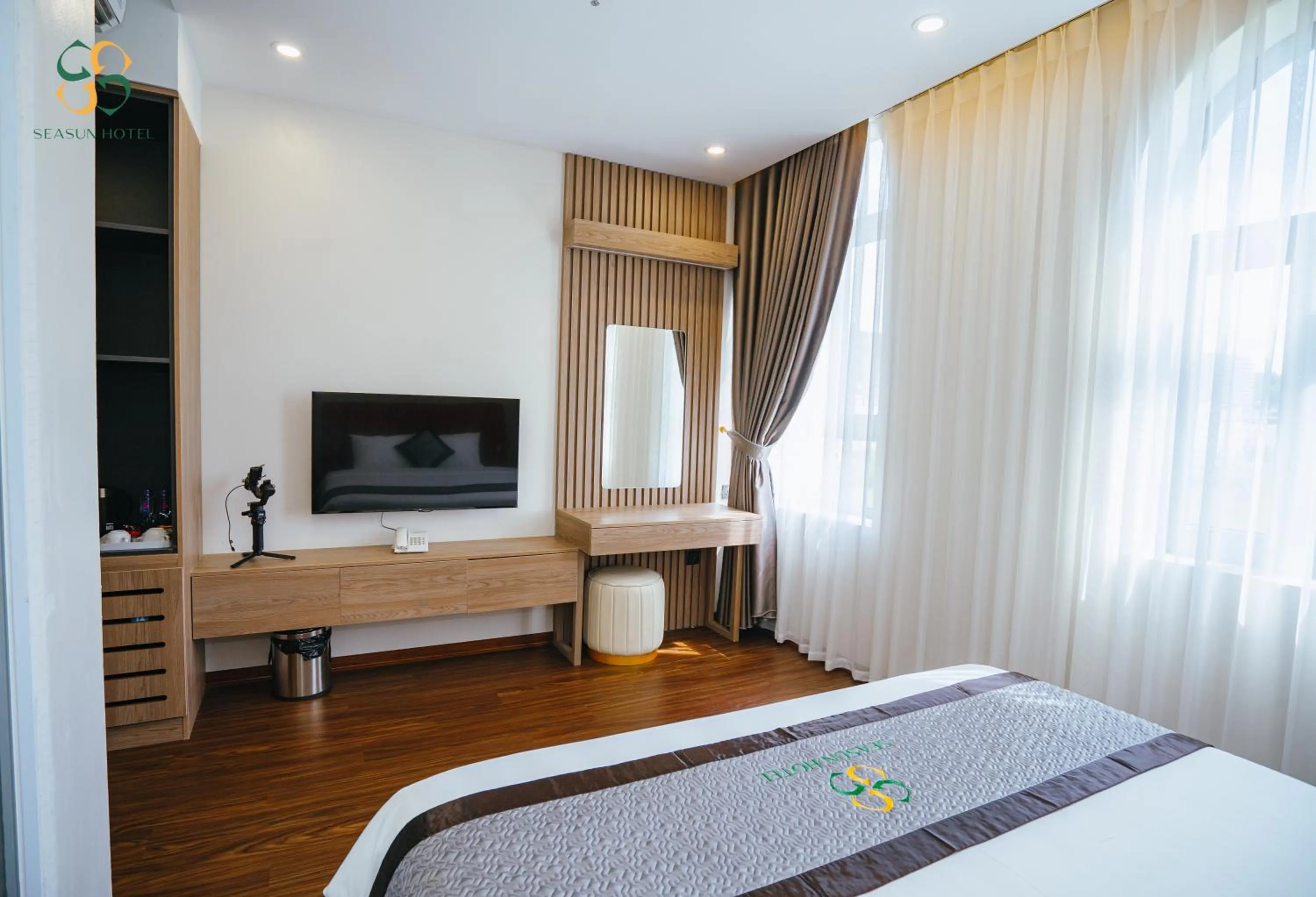 Superior Double Room in Ha Long Seasun Hotel
