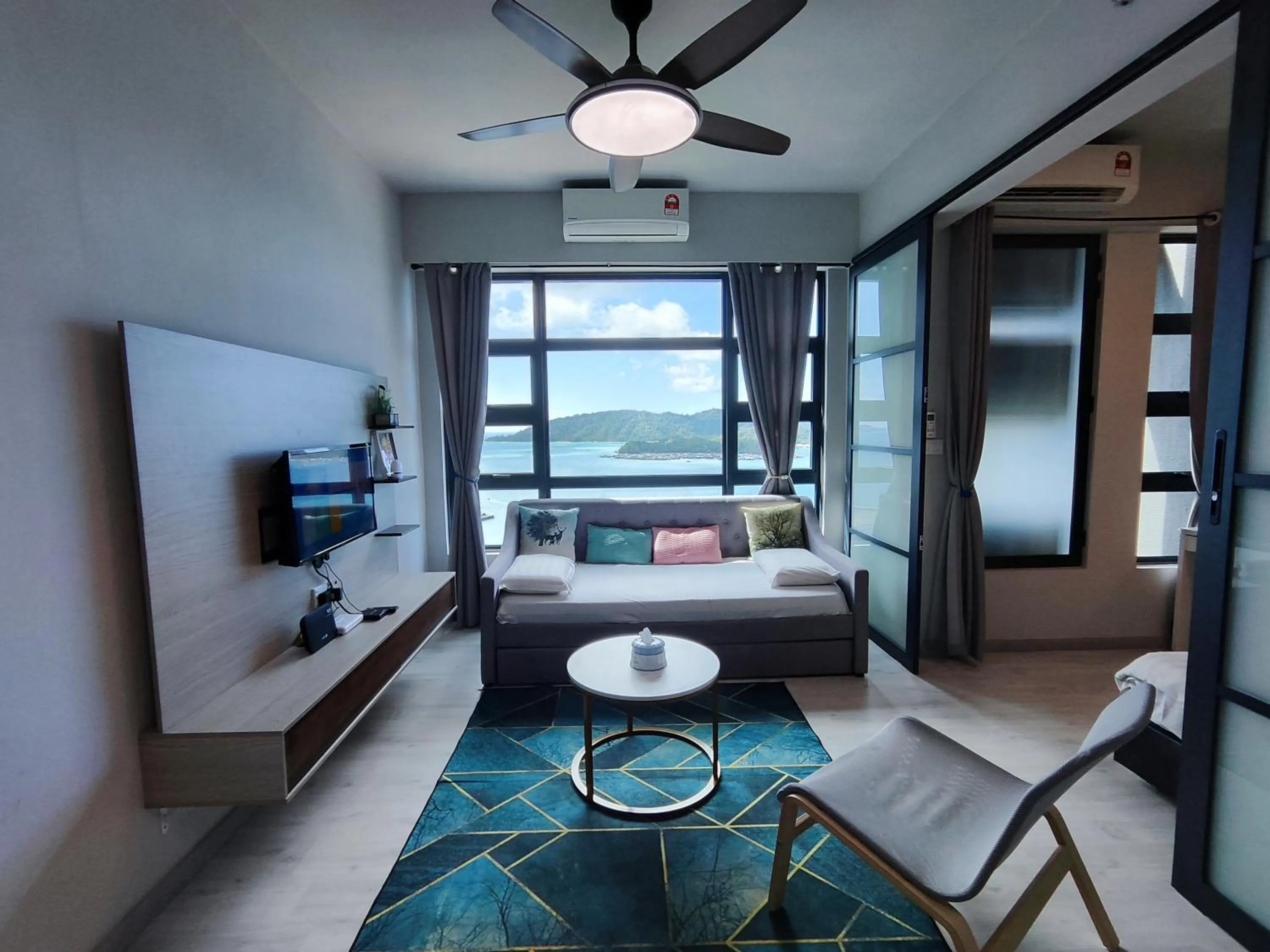 Apartment with Sea View in Jesselton Quay Citypads