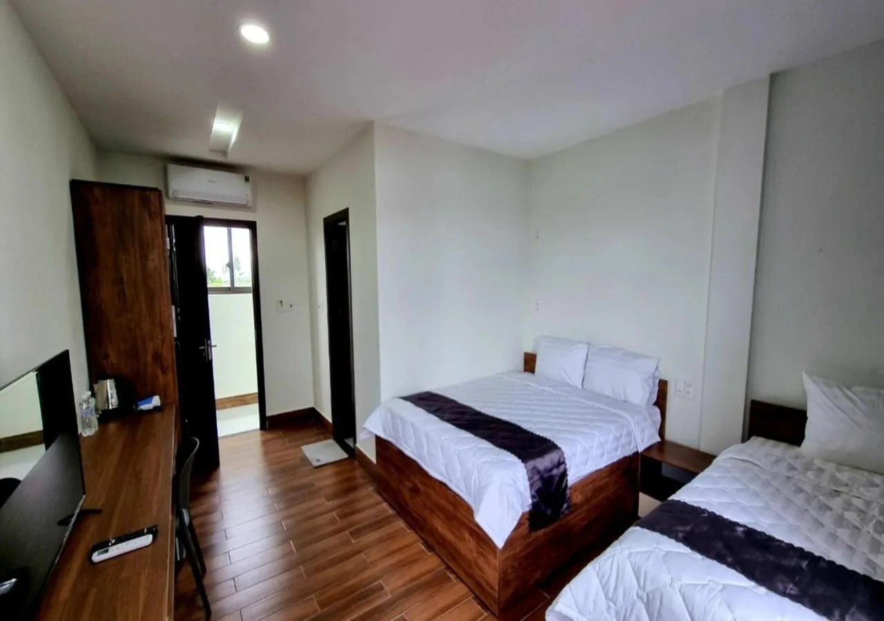 Deluxe Triple Room in Golden Star Villa Hue