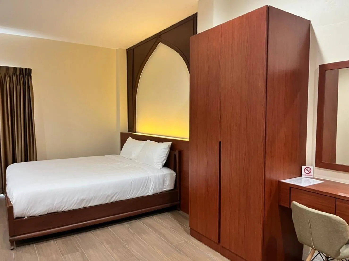 Deluxe Room in Anwari Hotel