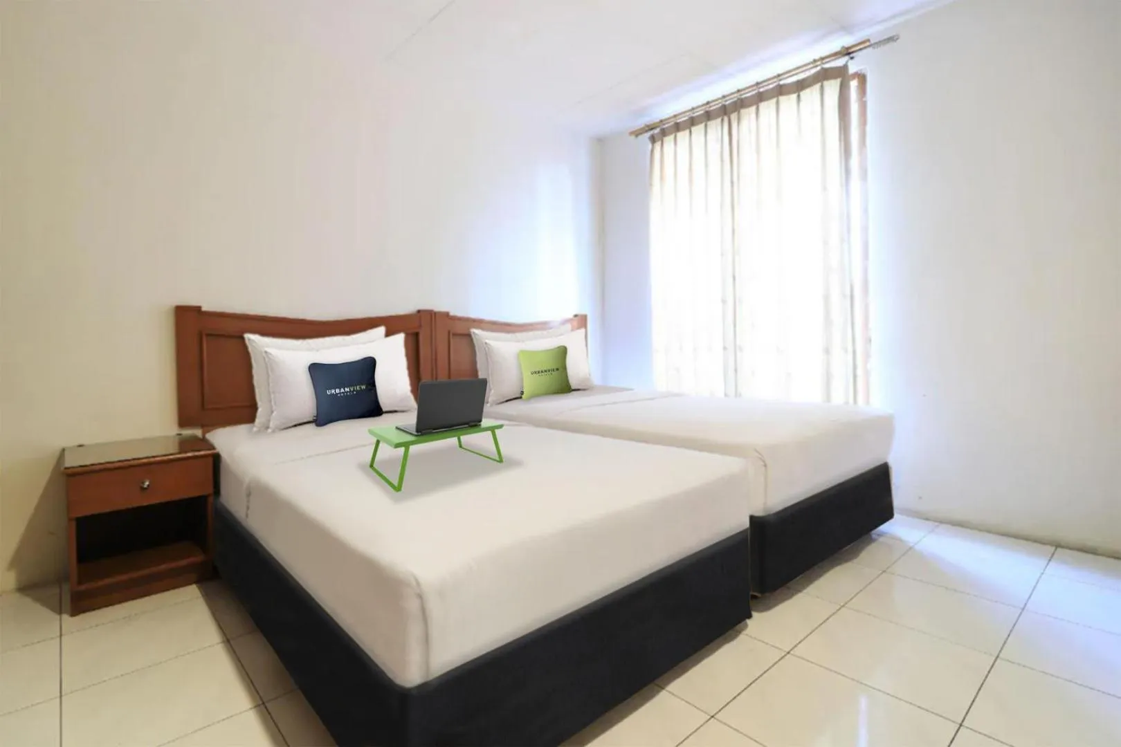 Twin Room in Urbanview Mroom PH Kemang