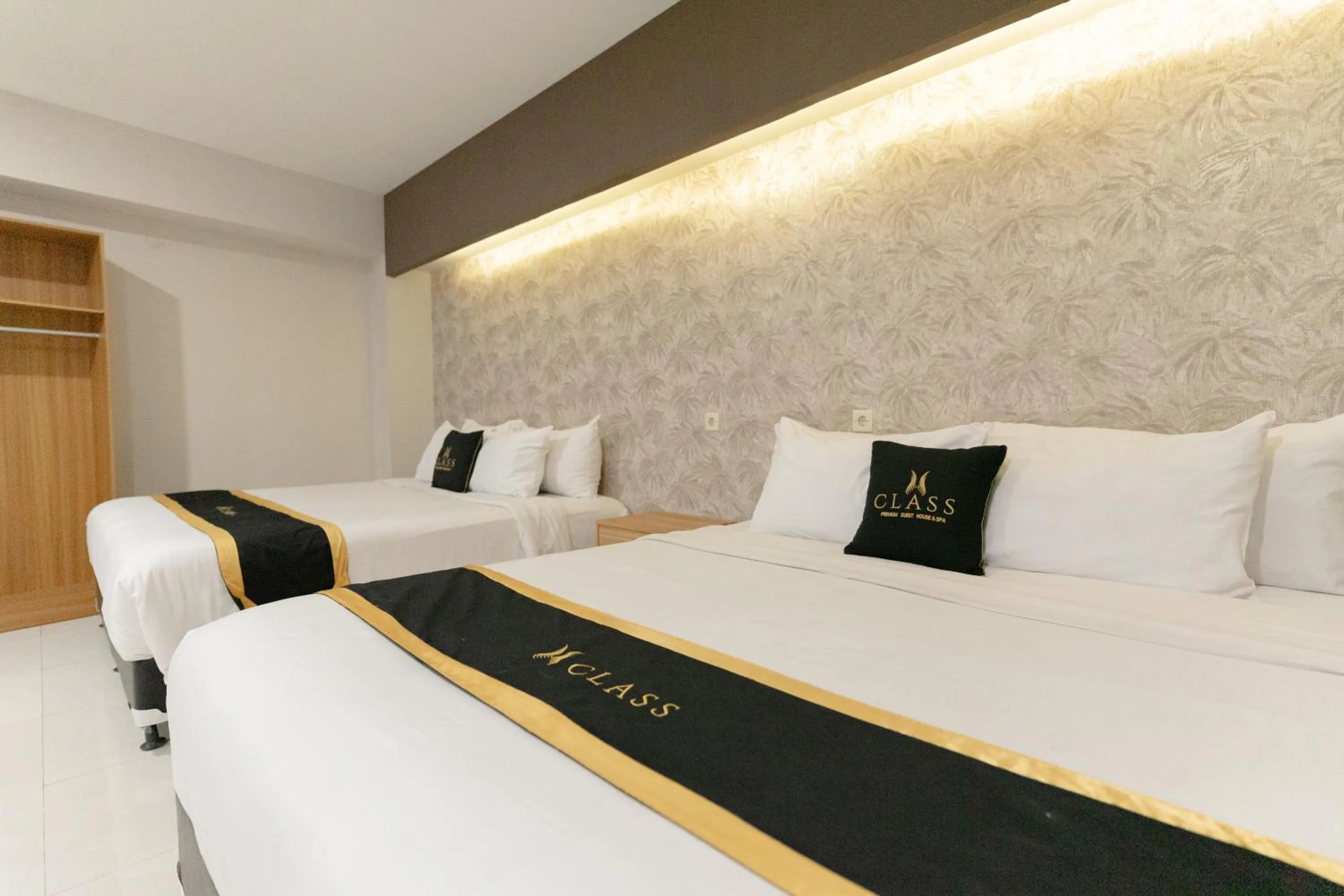 Family Room in Class Premium Guest House