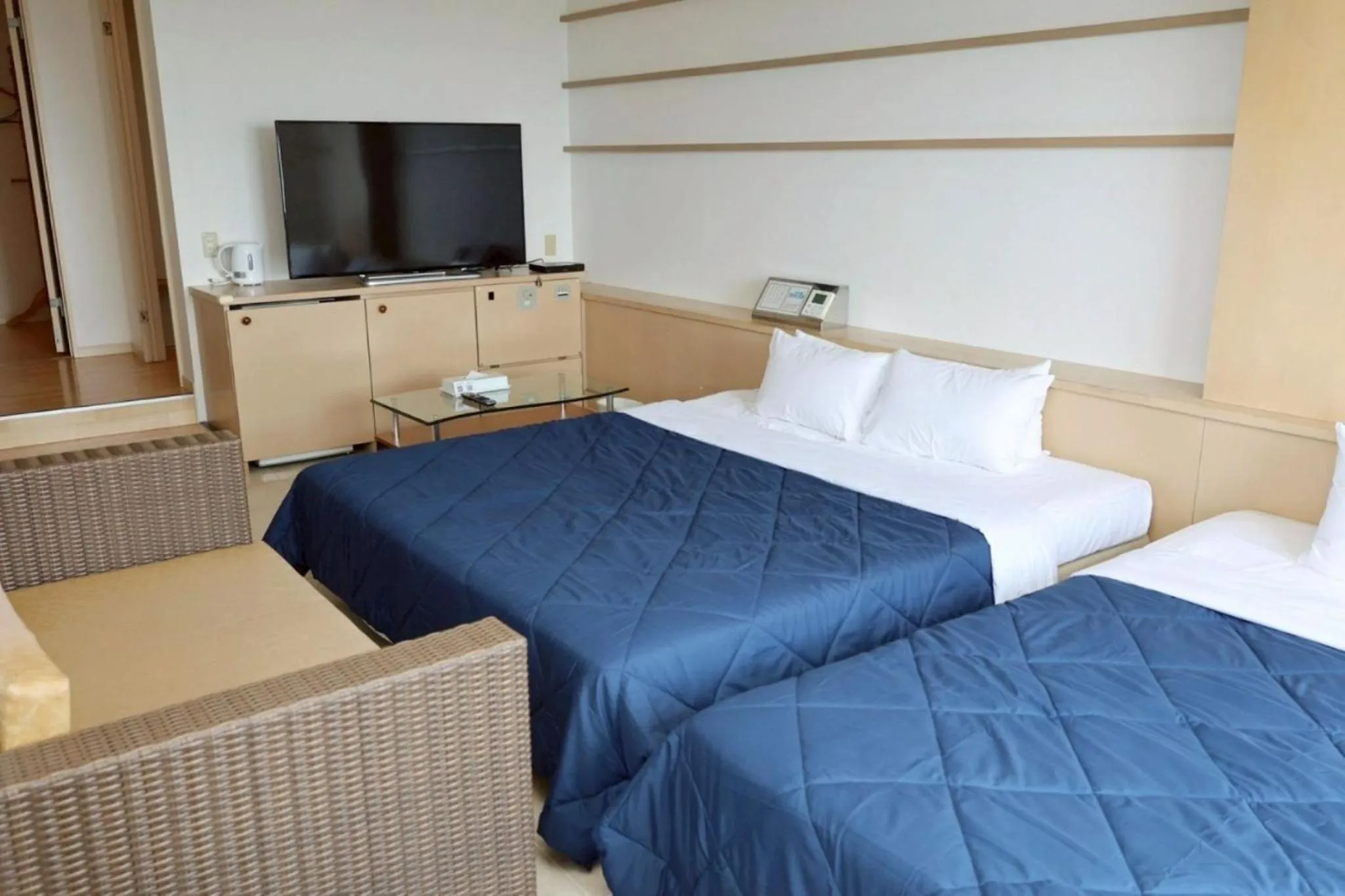 Junior Suite with Sauna - single occupancy in HOTEL PACIFIC VIEW Rental car included & pet-friendly