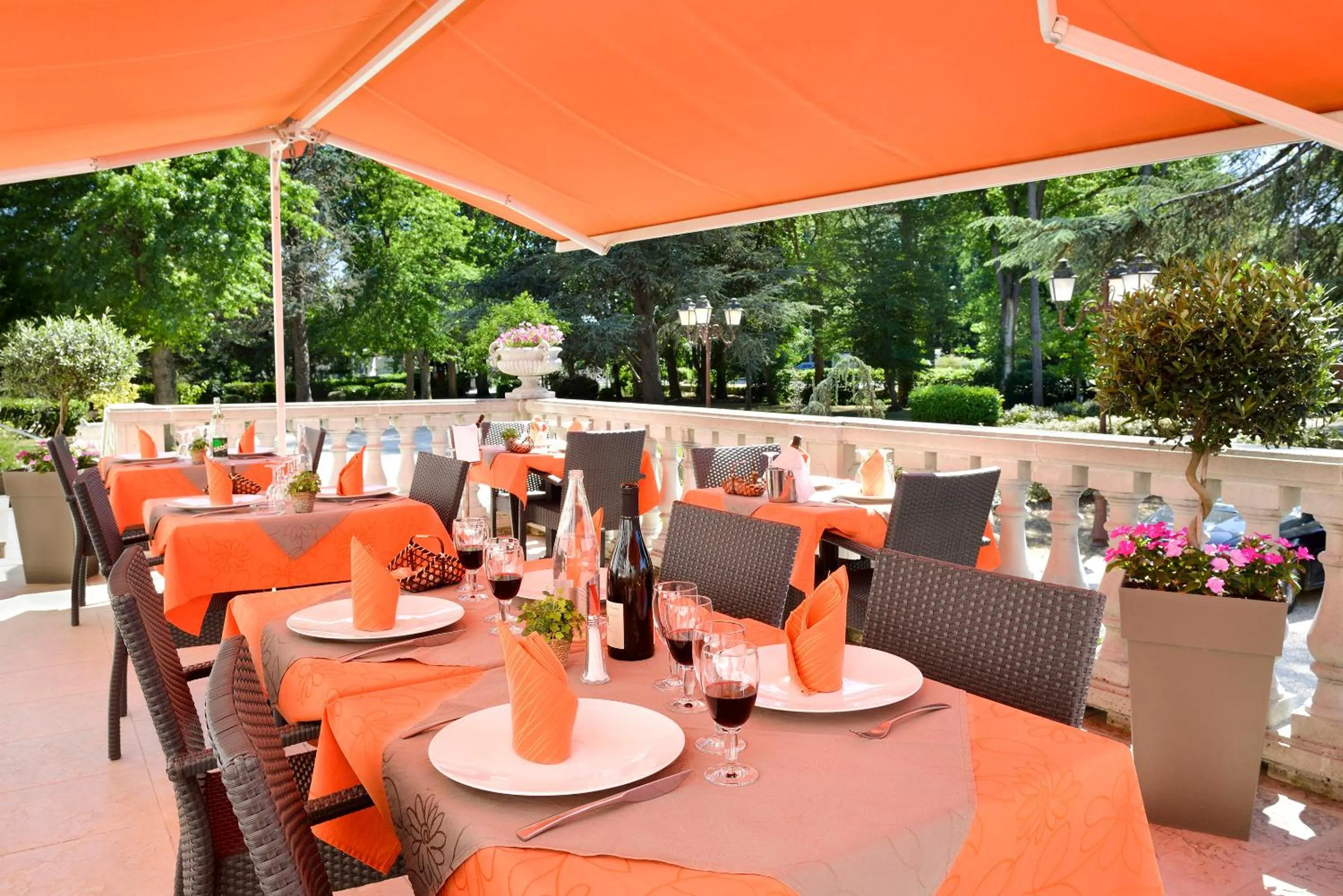 Comfort Triple Room in Logis Hôtel Restaurant Le Parc