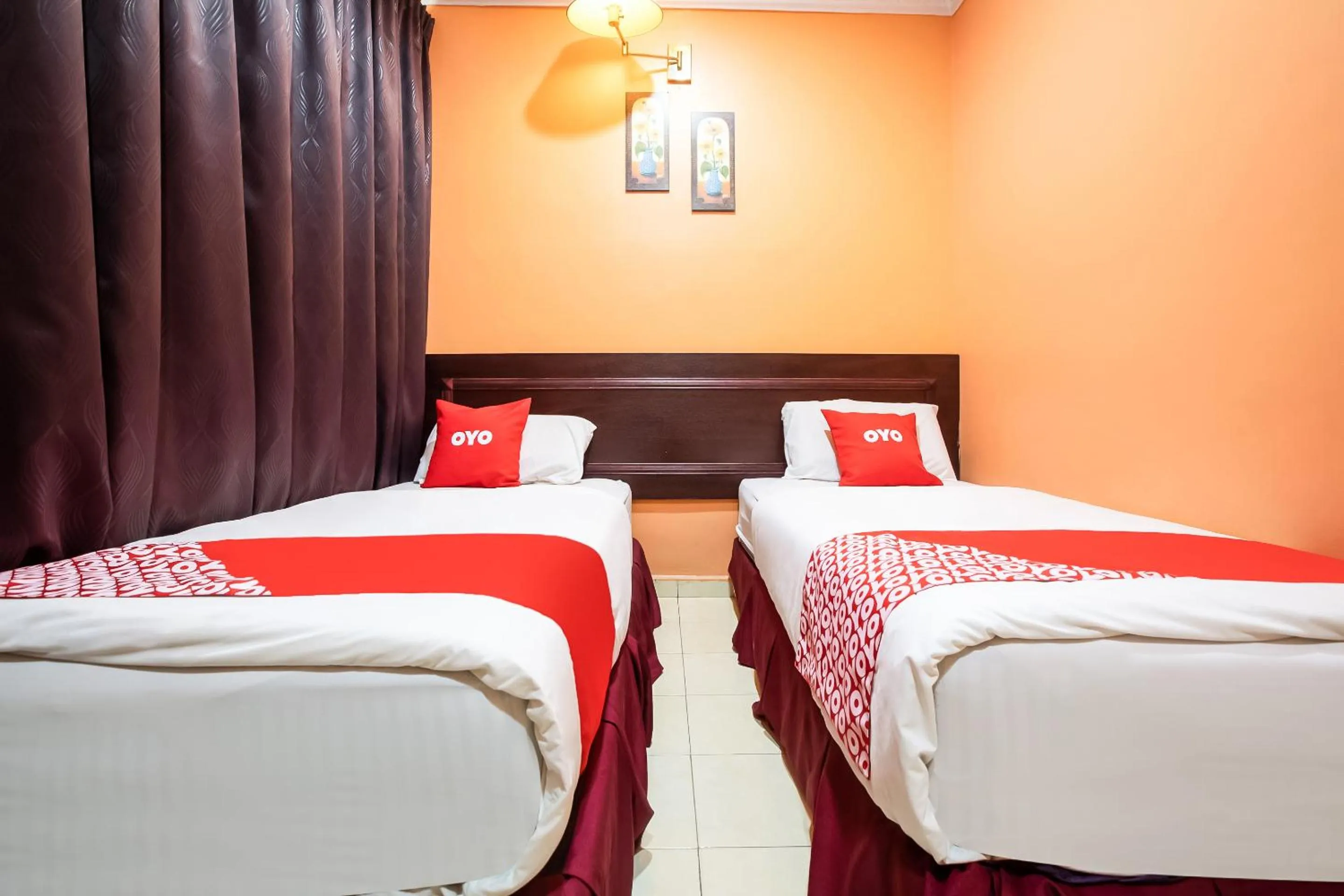 Deluxe Twin Room in Ipoh Times Inn Hotel