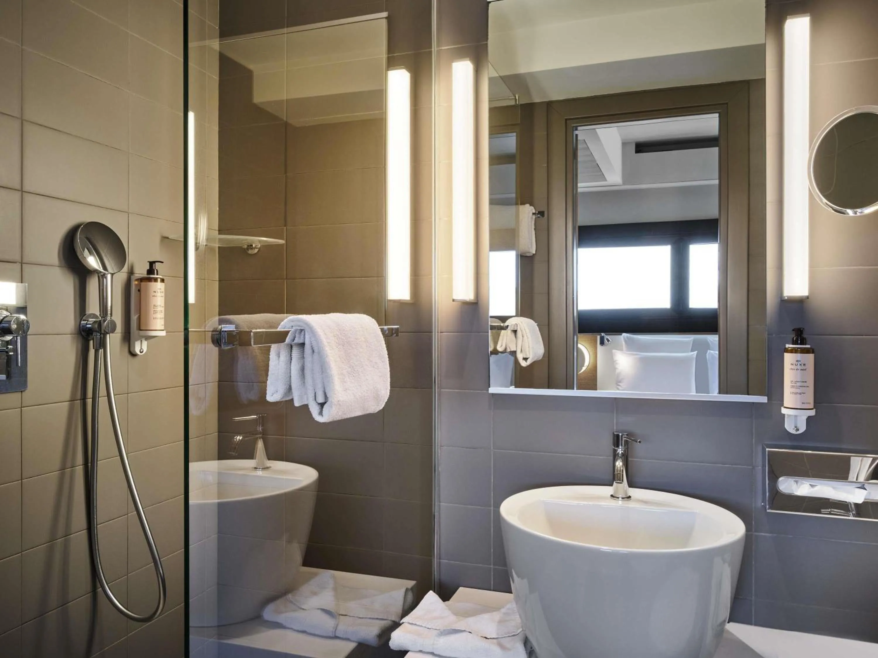 Superior Twin Room in Mercure Roma Centro Colosseo