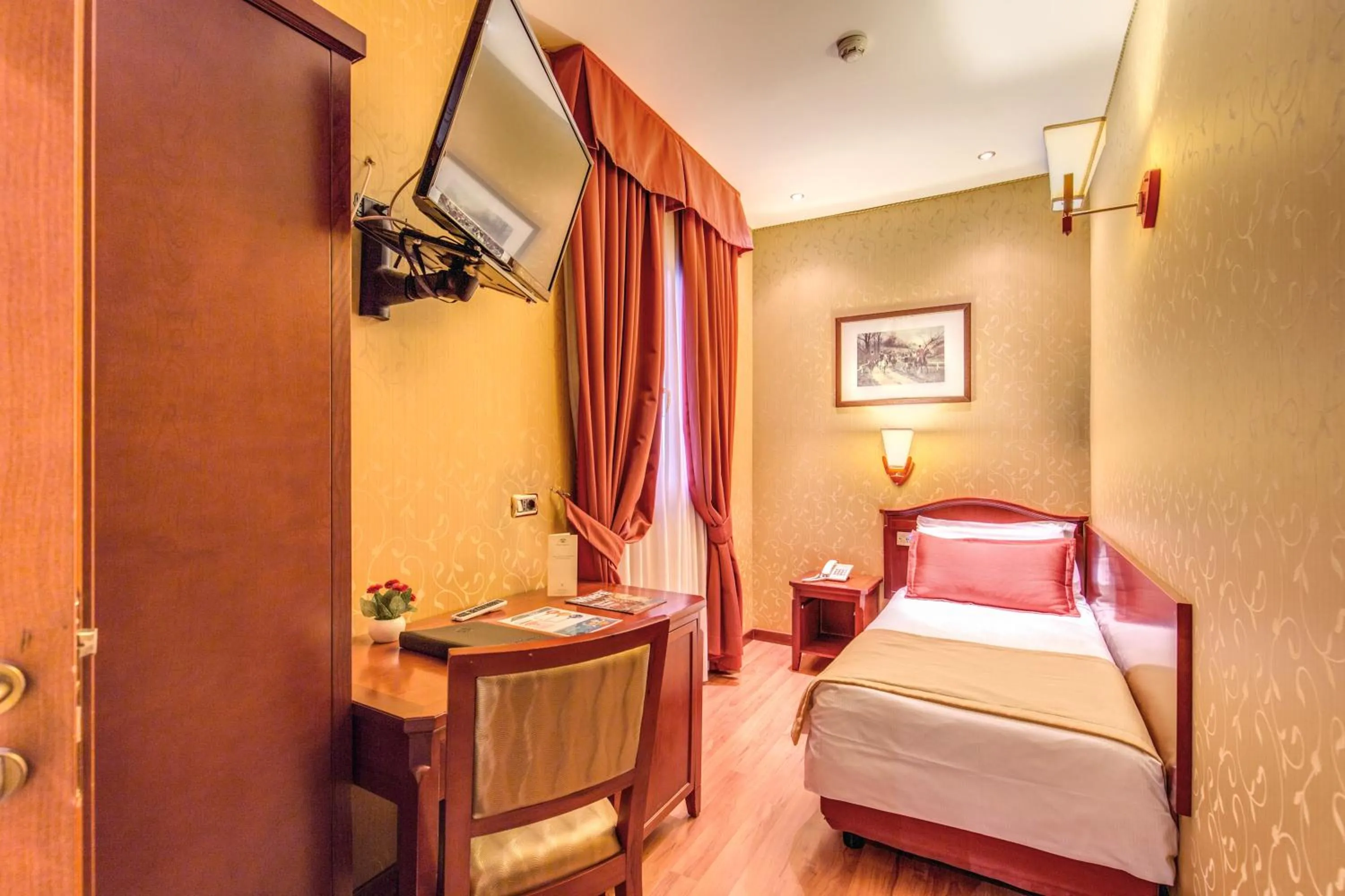 Single Room in Hotel Impero