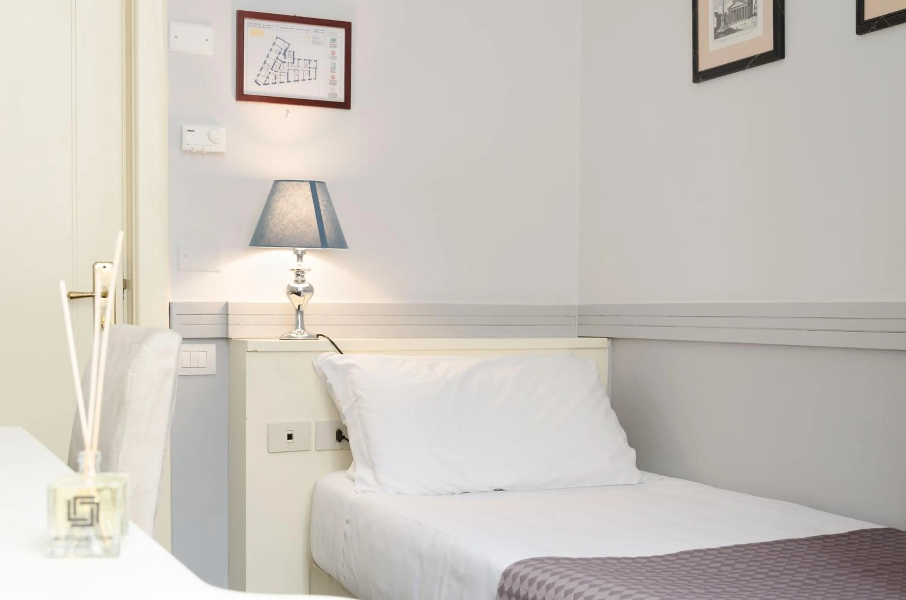 Single Room in Hotel Traiano