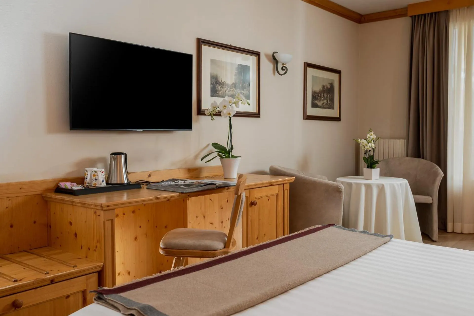 Bedroom, Bed in Hotel Cristallo