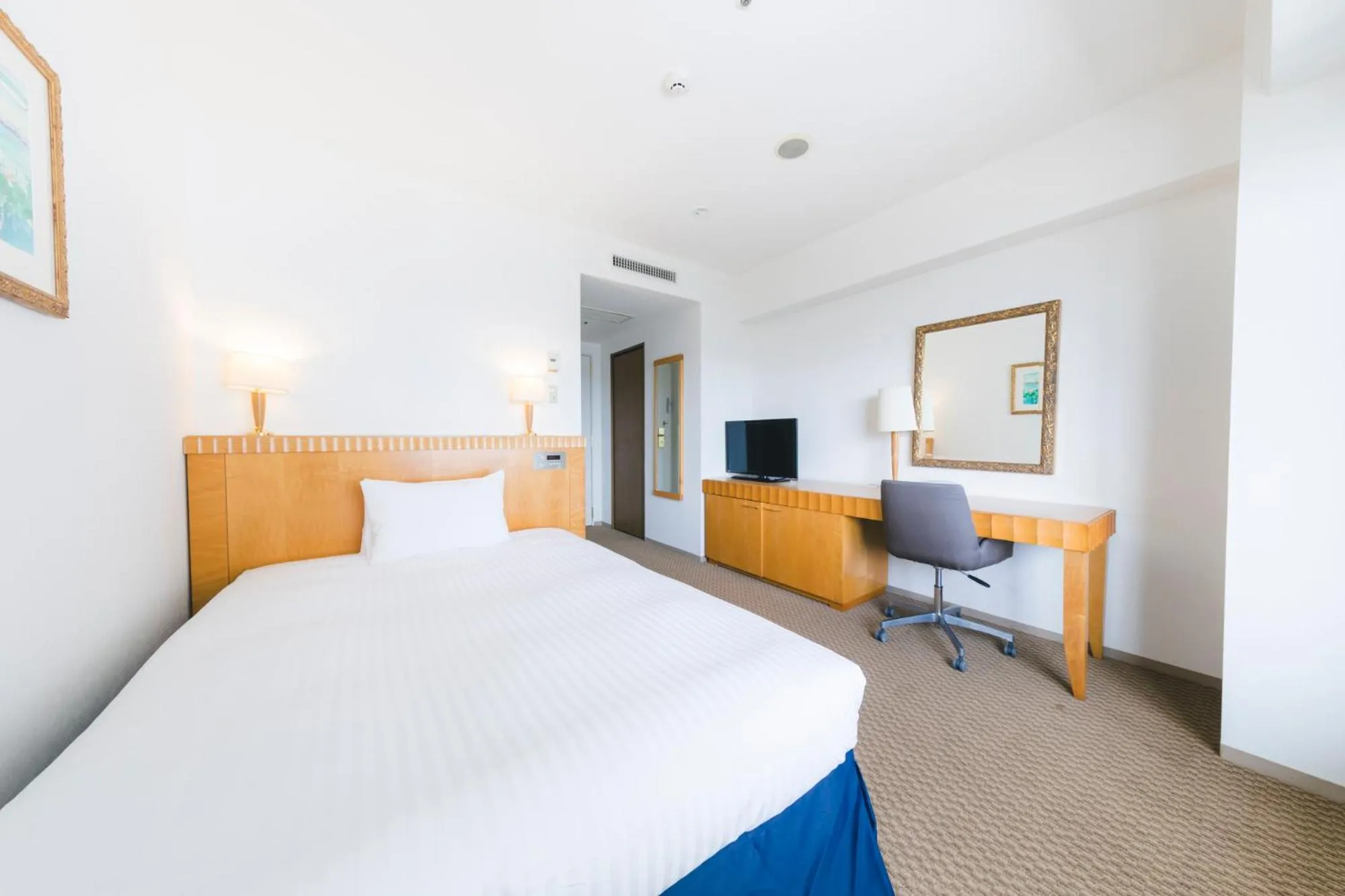 Double Room with Small Double Bed with Mountain View - single occupancy - Main Building in Seaside Hotel Maiko Villa Kobe