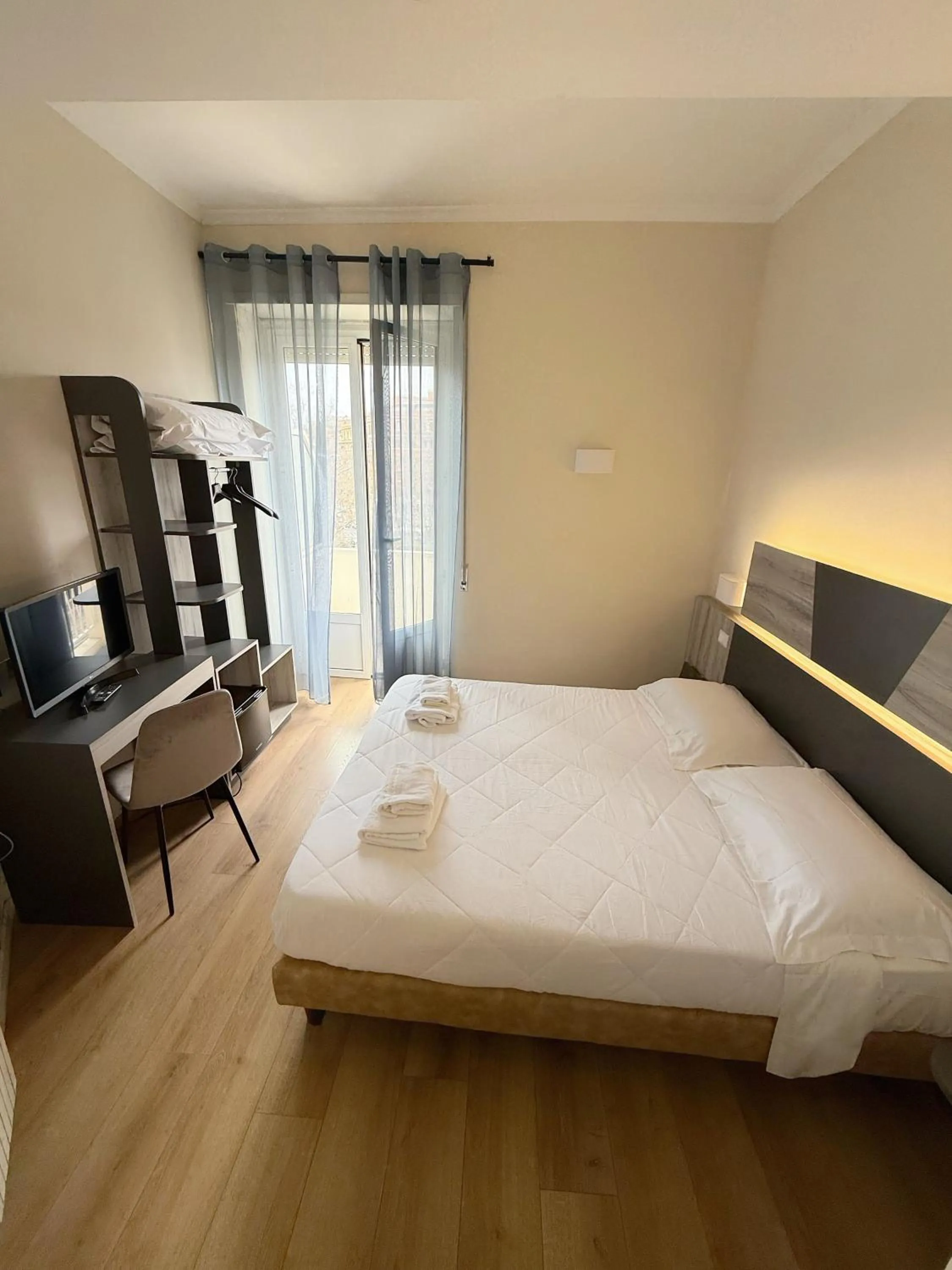 Double Room with Balcony in Hotel Laura