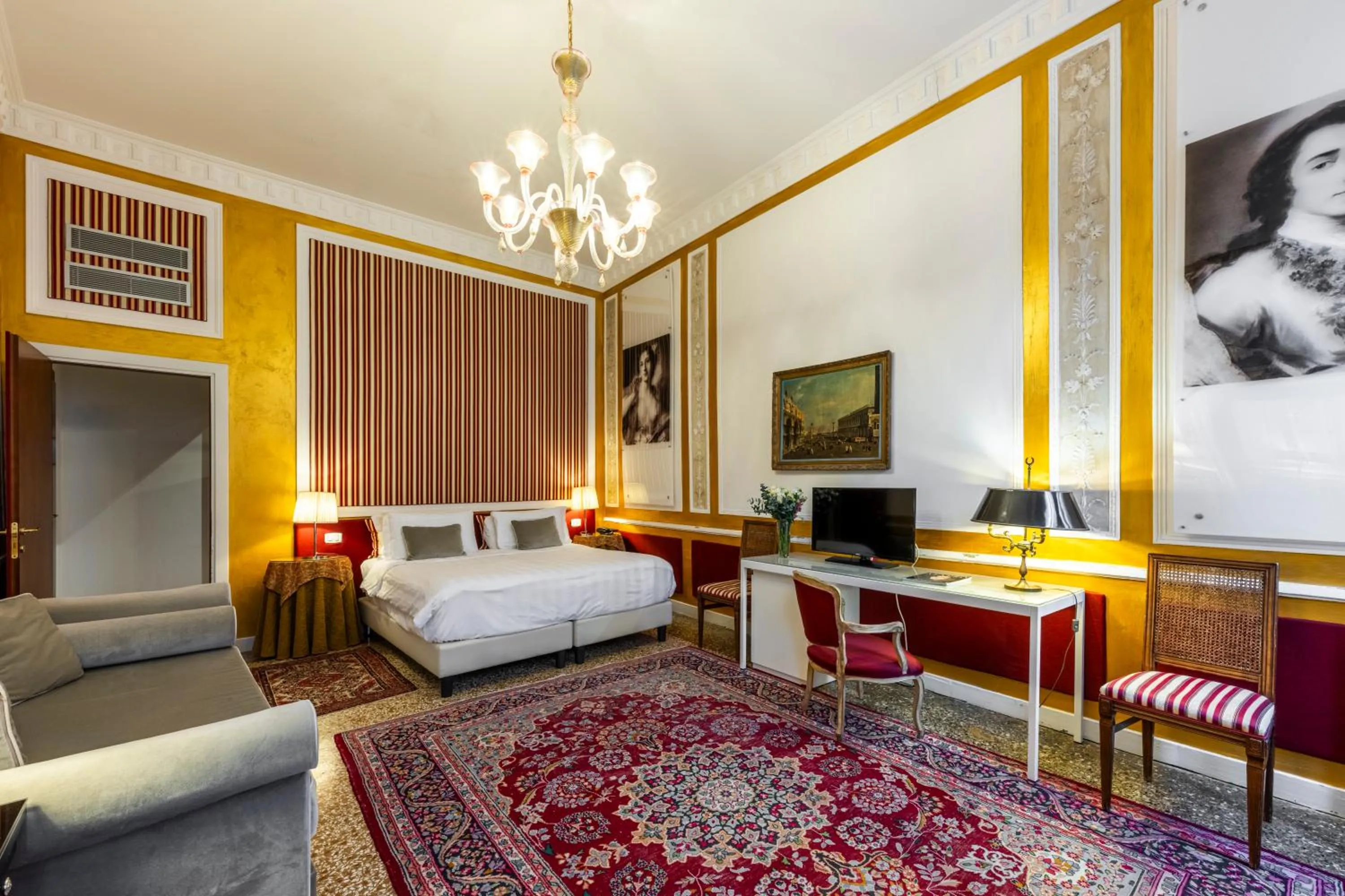 Deluxe Quadruple Room in Hotel Casa Verardo Residenza d'Epoca