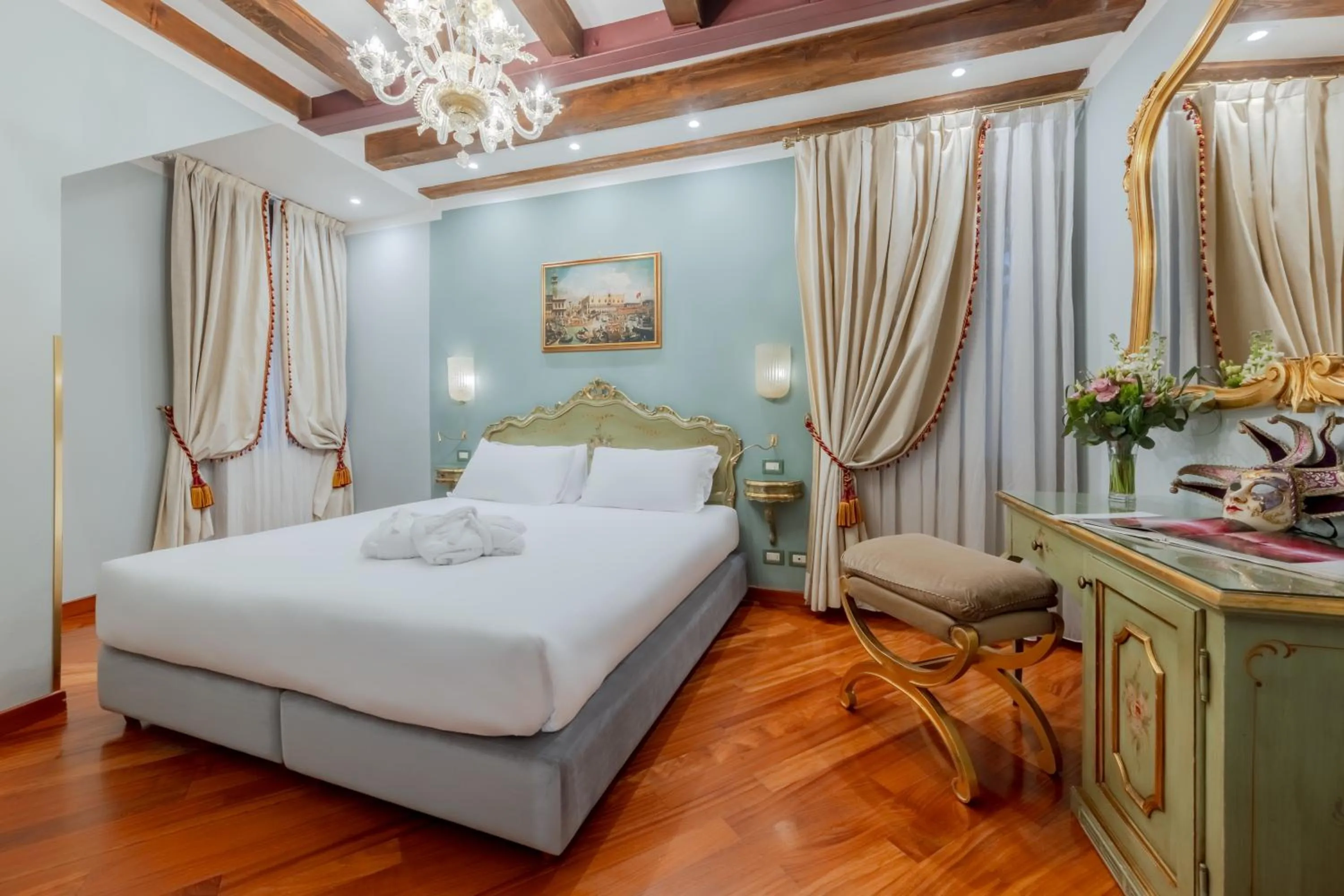 Two-Bedroom Apartment (4 Adults) in Cà dell'arte Suite