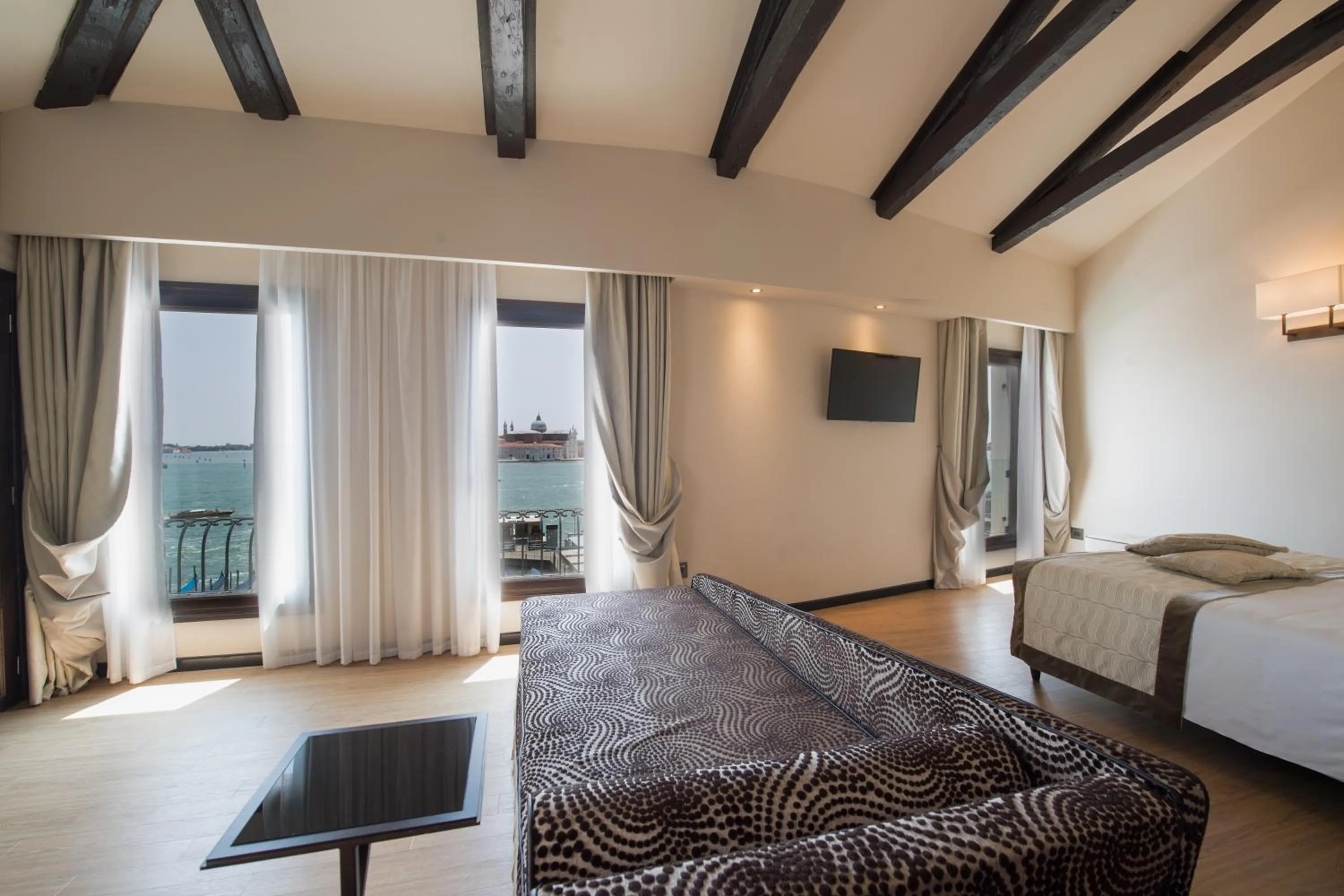 Junior Suite with Lagoon View in Hotel Paganelli