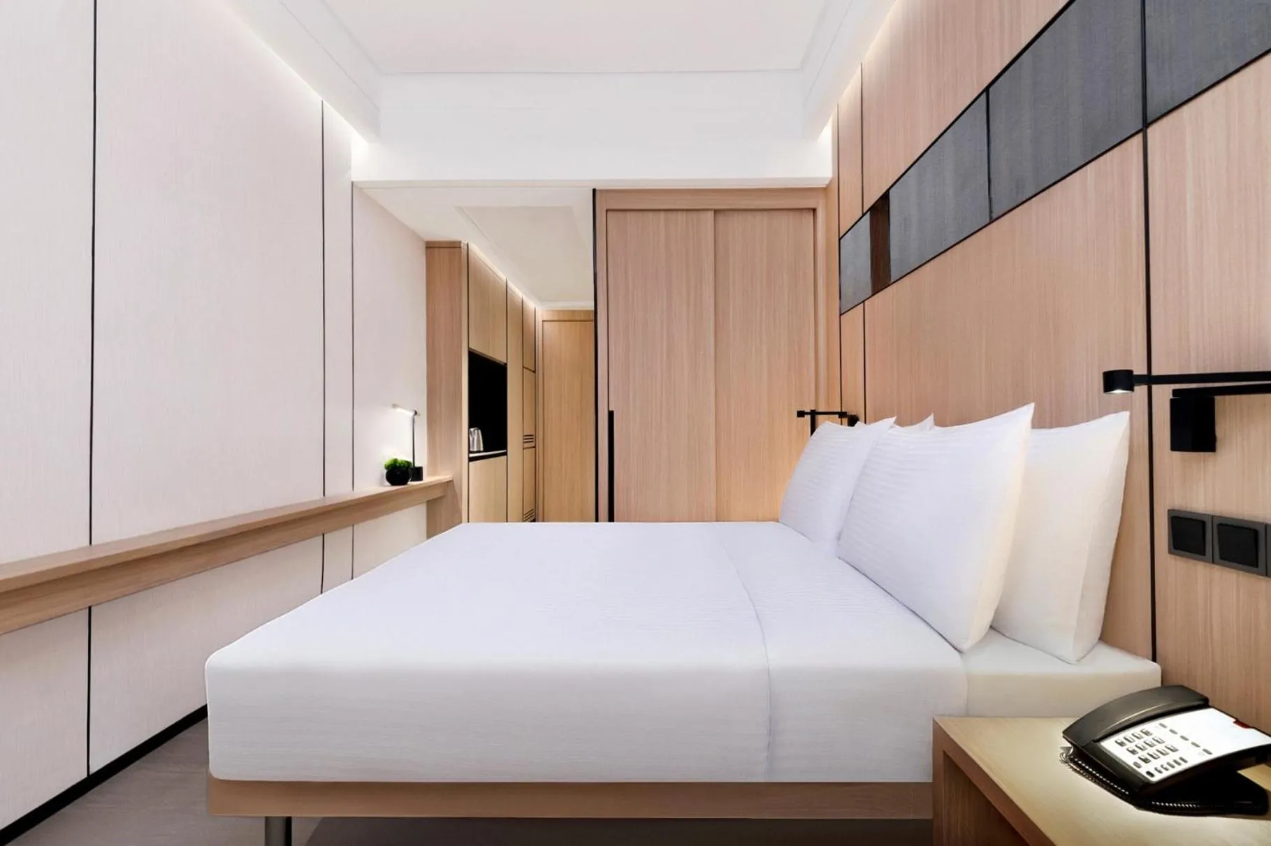 Superior Queen Room in Harbour Plaza Metropolitan Shanghai