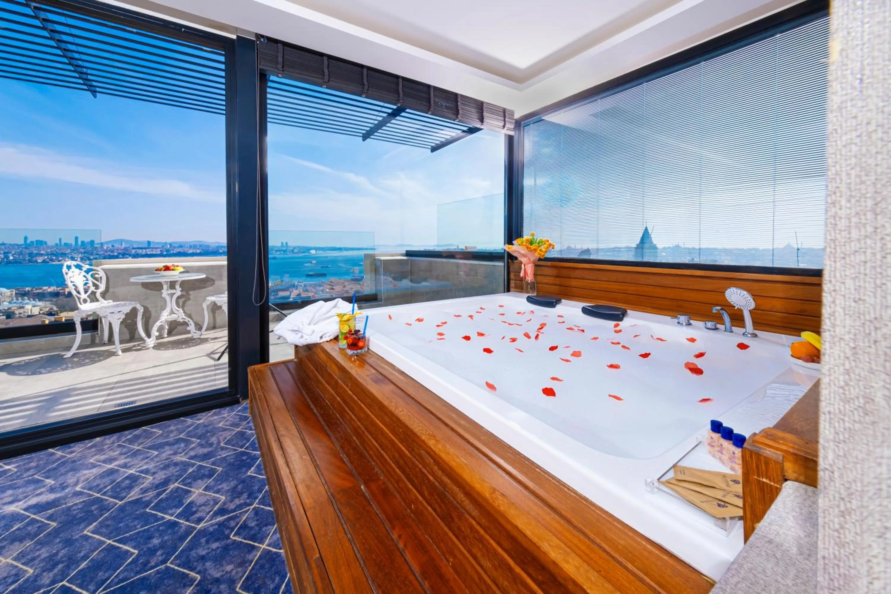 Bosphorus Suite with Terrace in Ring Stone Hotels Bosphorus - Special Class